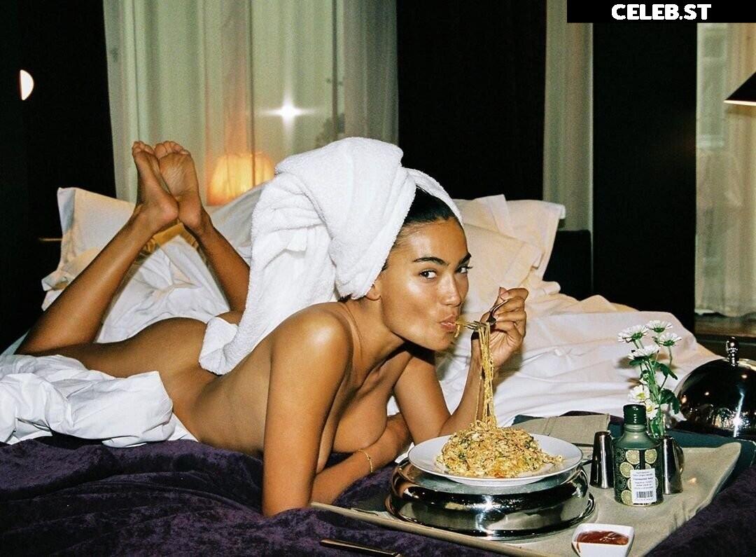 Kelly Gale Image 2827850