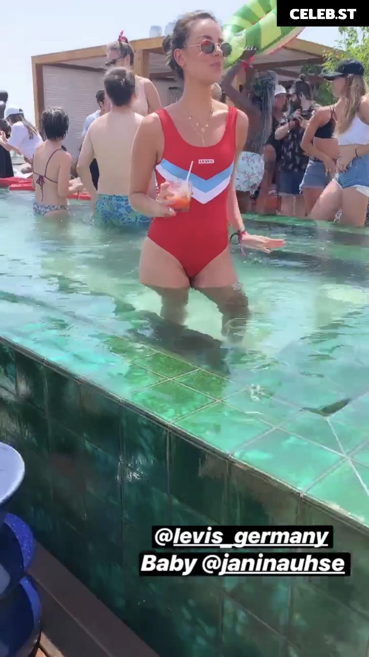 Janina Uhse Image 2821336