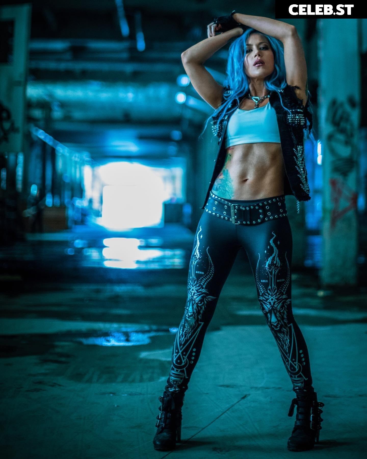 Alissa White-Gluz Image 2822568