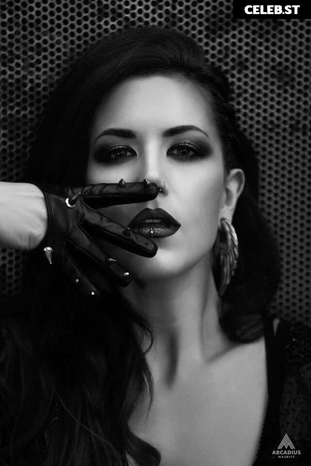 Alissa White-Gluz Image 2822410