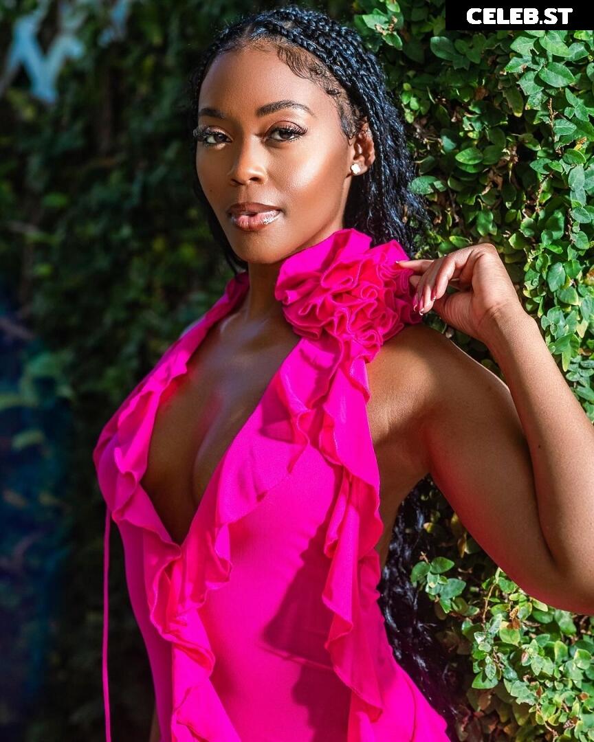 Nafessa Williams Image 2822690