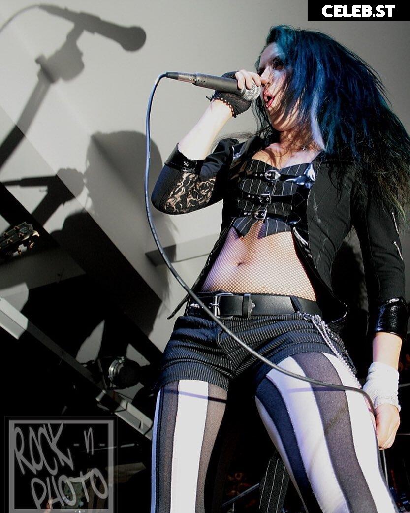 Alissa White-Gluz Image 2822357