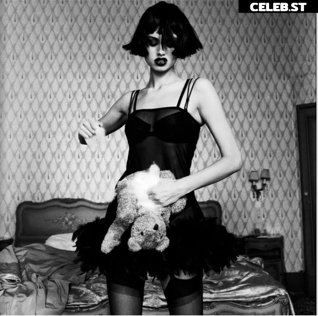 Adriana Karembeu Image 2822306