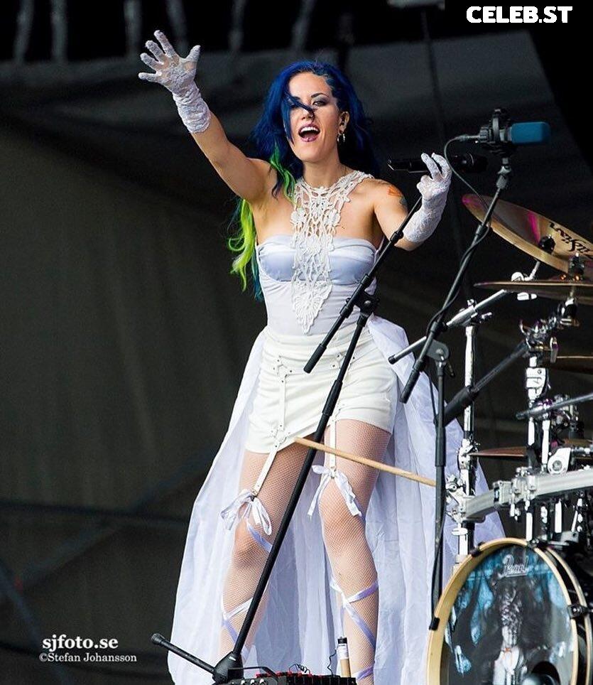 Alissa White-Gluz Image 2822339