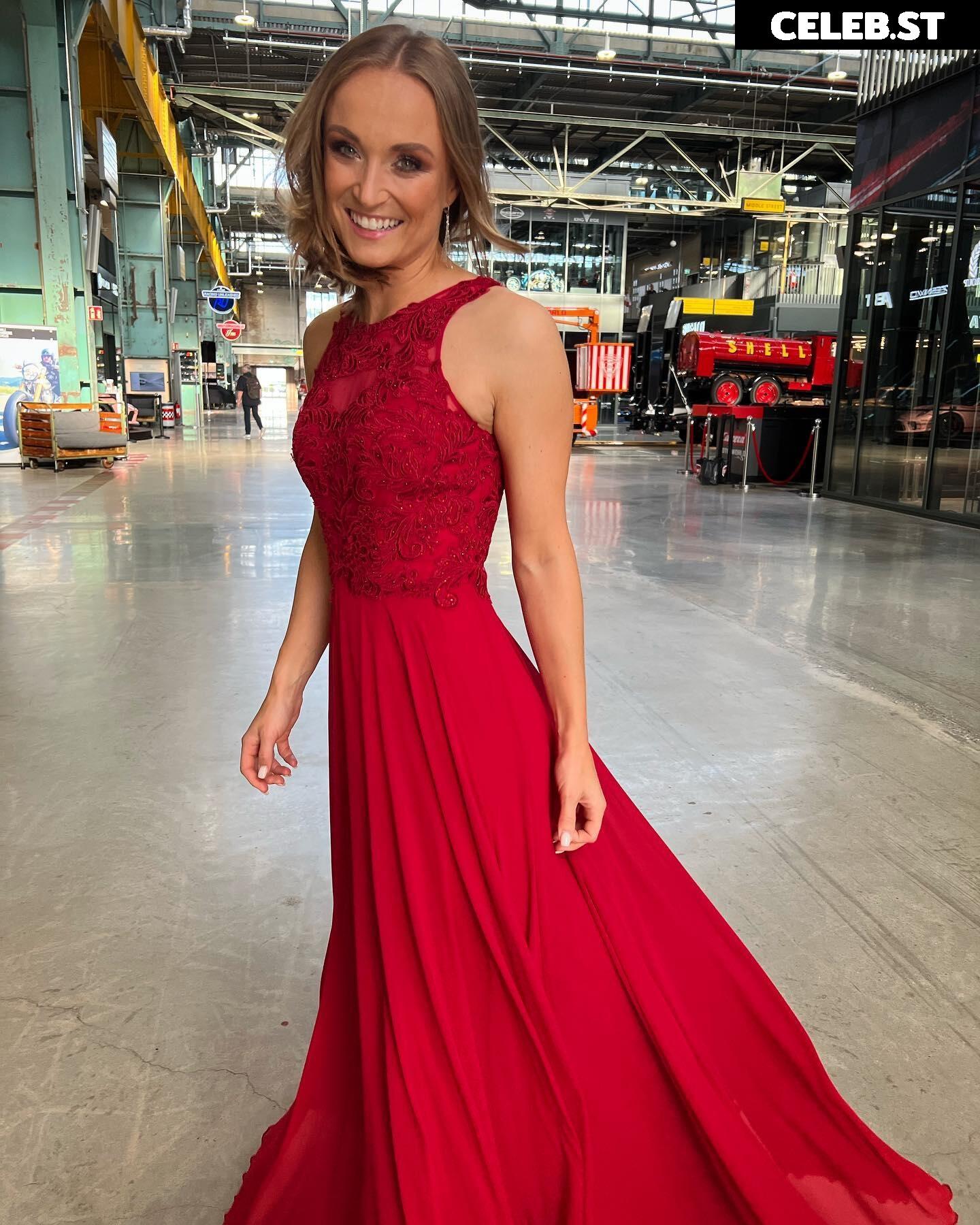 Nele Schenker Image 2823821