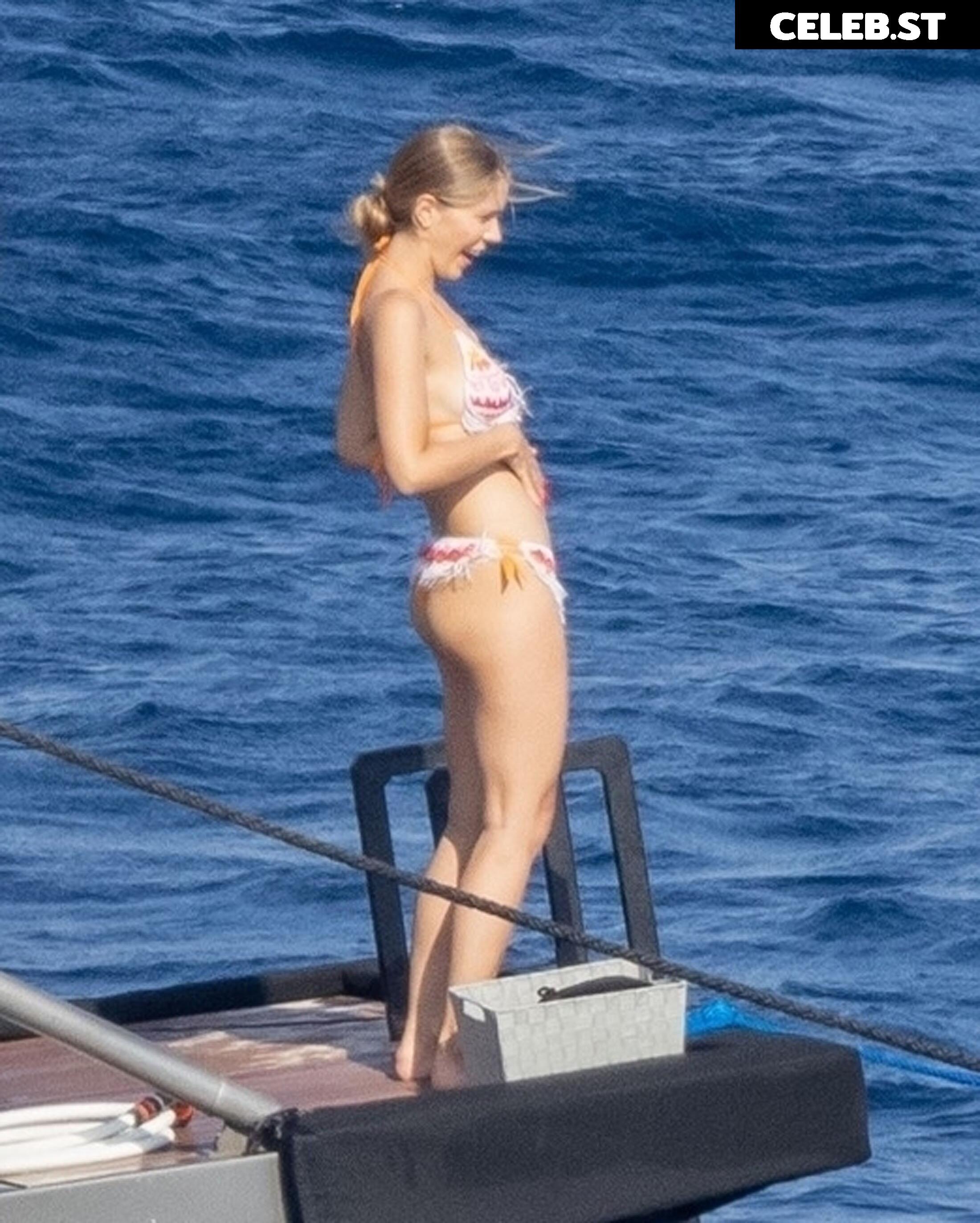 Victoria Swarovski Image 2823210