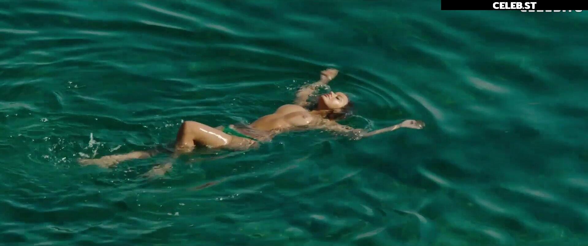 Zahia Dehar Image 2820620