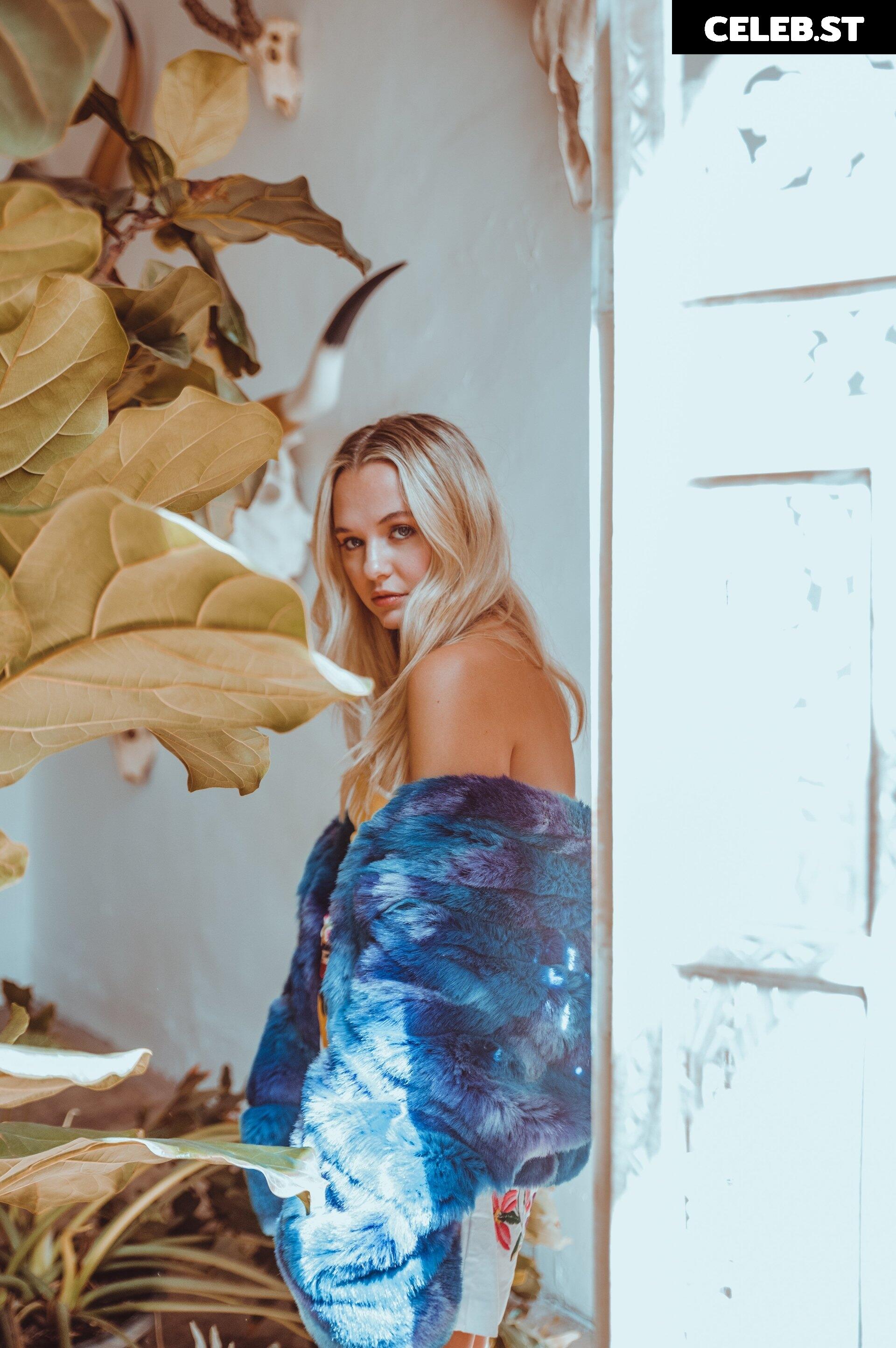 Madison Iseman Image 2828467