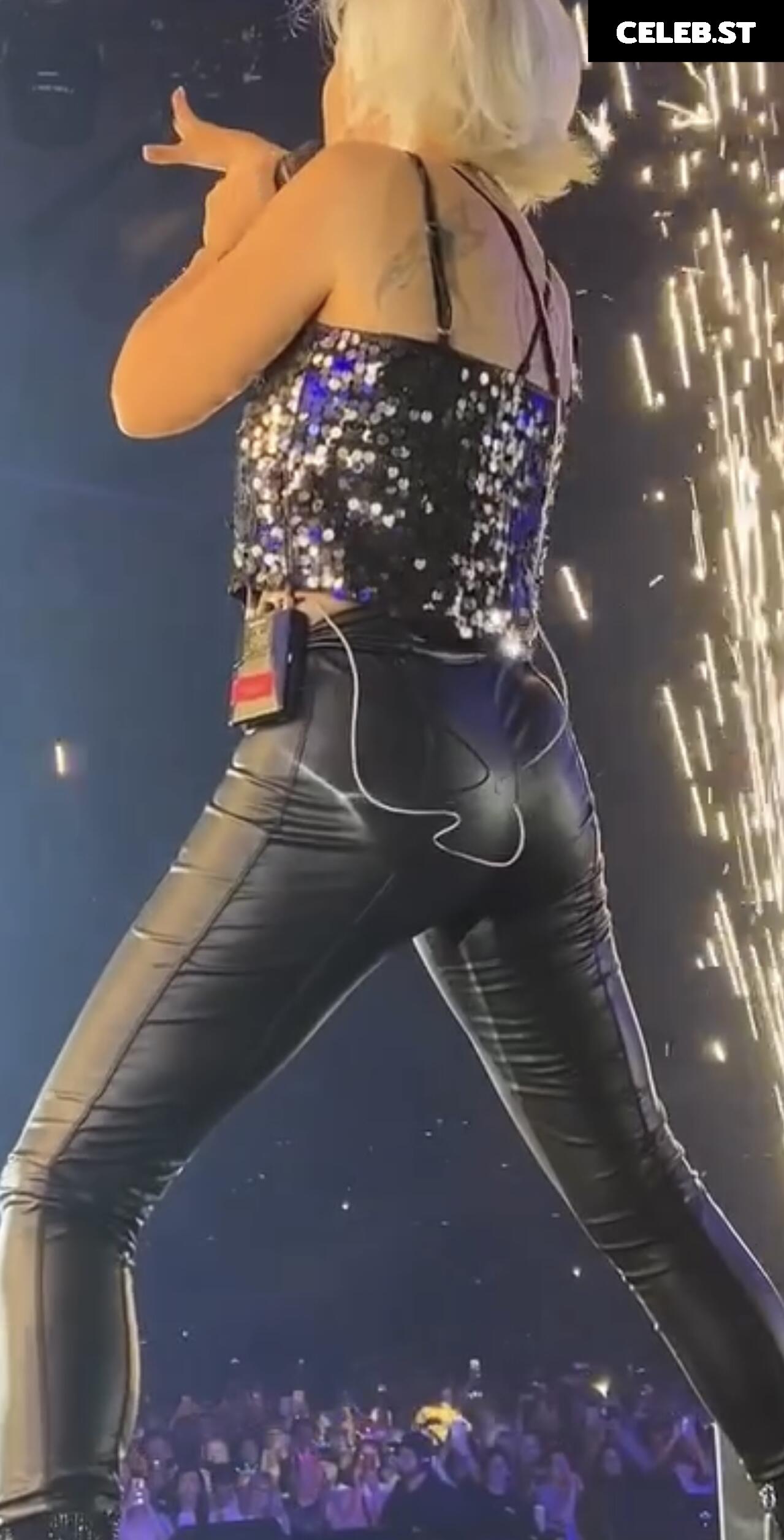 Michelle Image 2828376