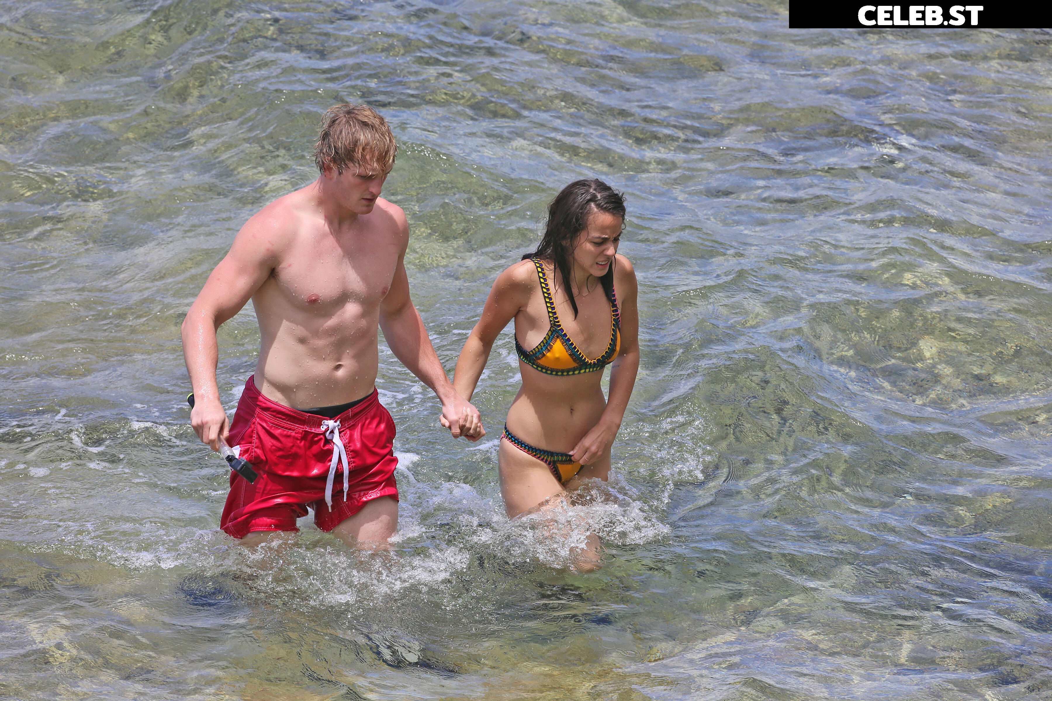 Chloe Bennet Image 2816950