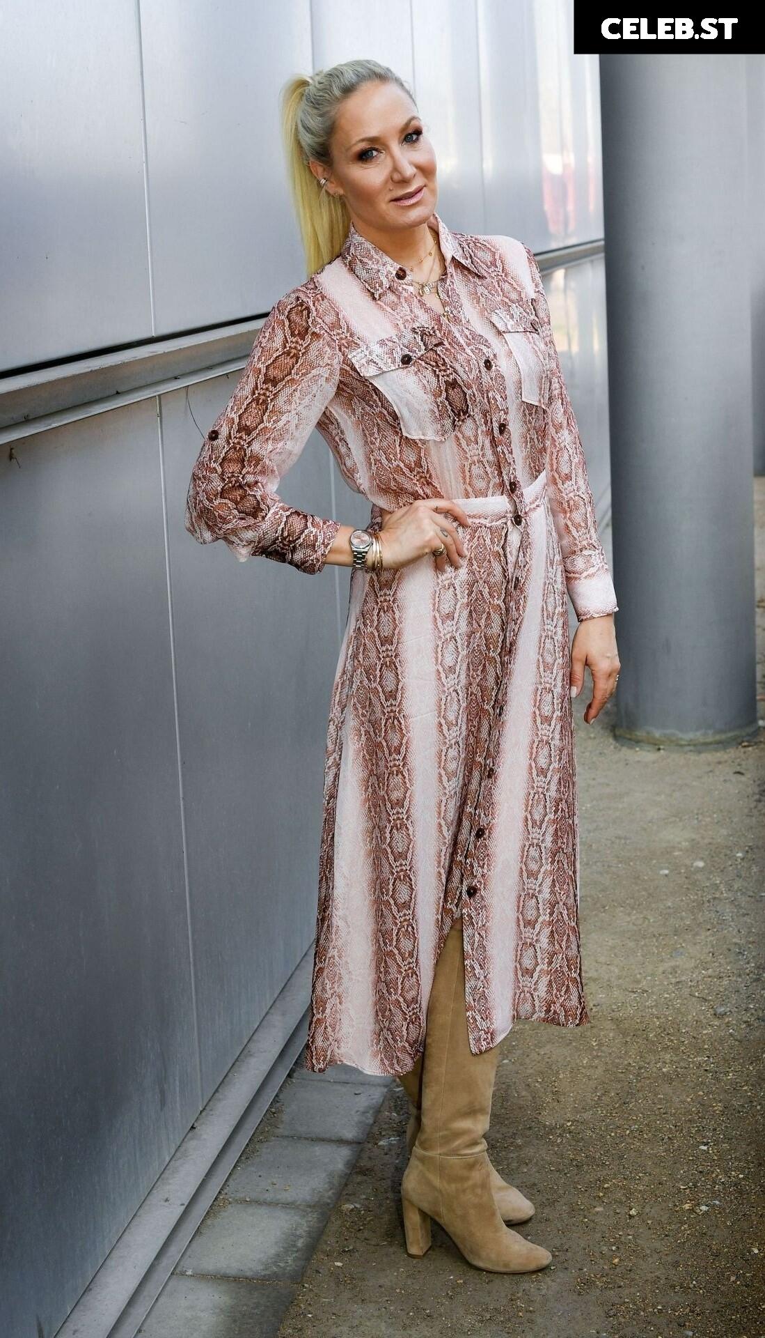 Janine Kunze Image 2817663