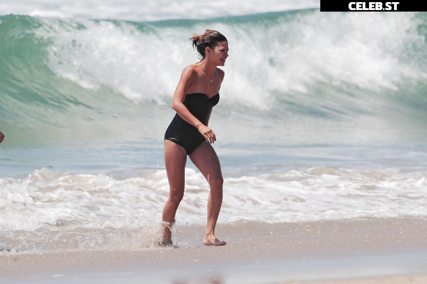 Jessica Szohr Image 2817079