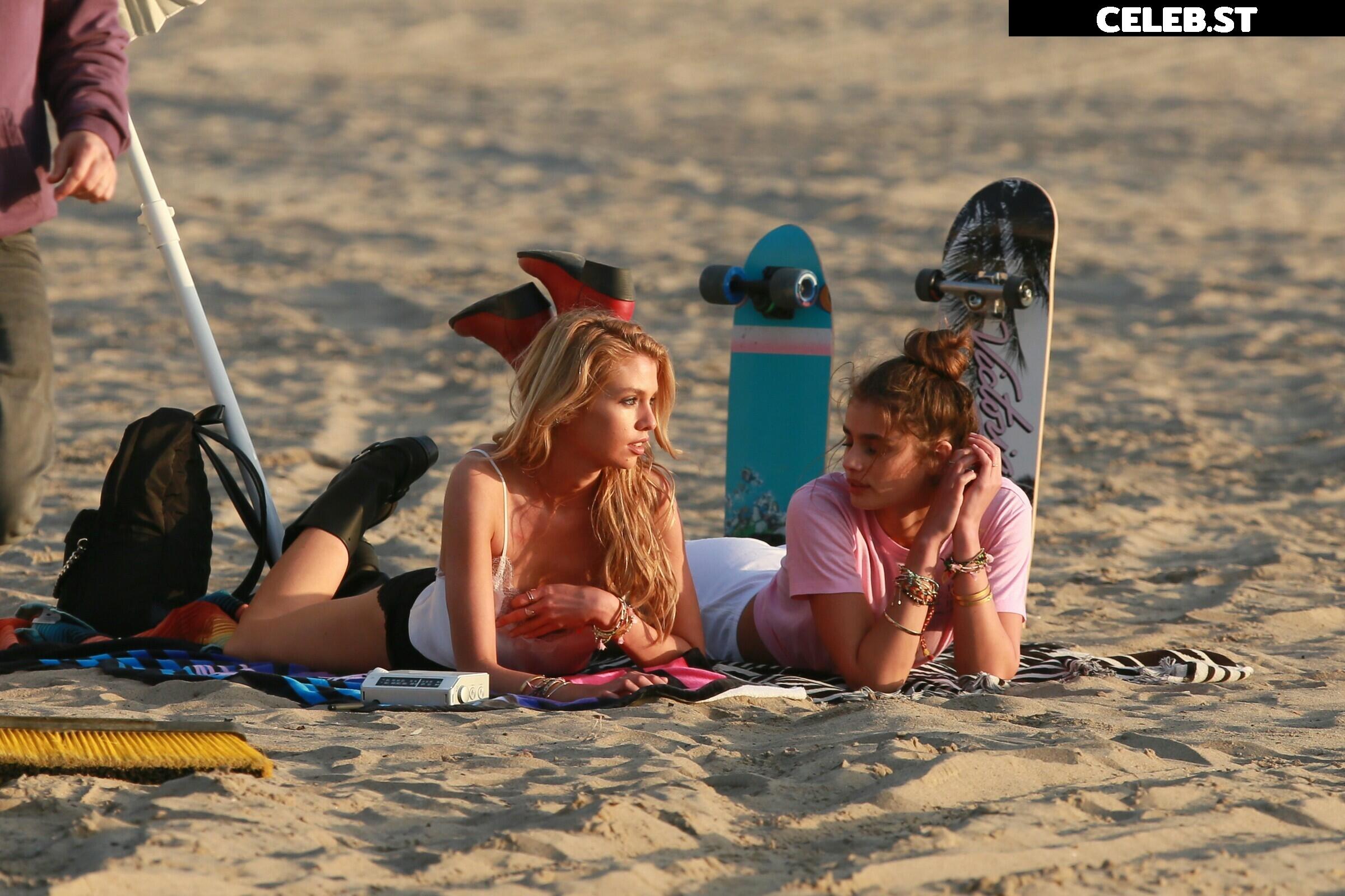 Stella Maxwell Image 2814940