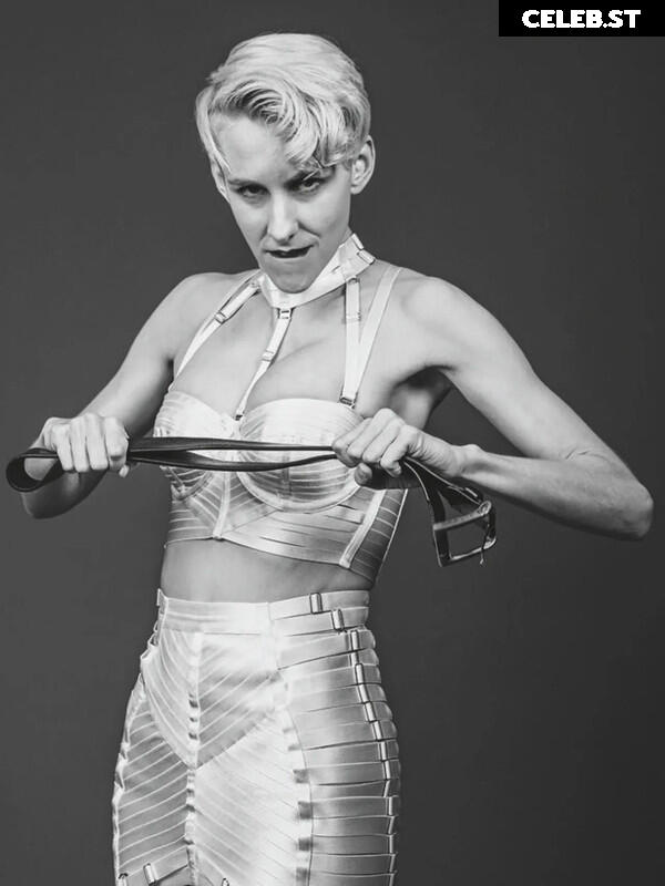 Lisa Eckhart Image 2812654