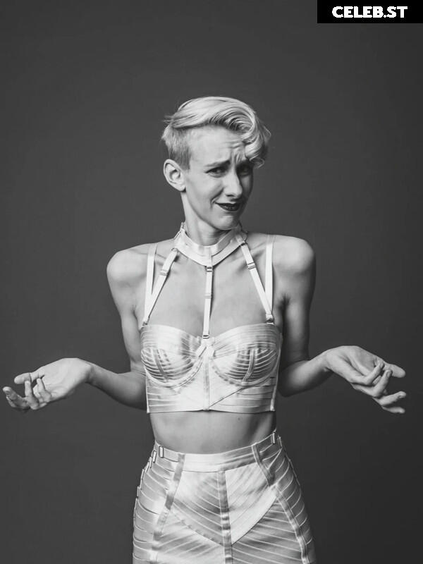 Lisa Eckhart Image 2812661