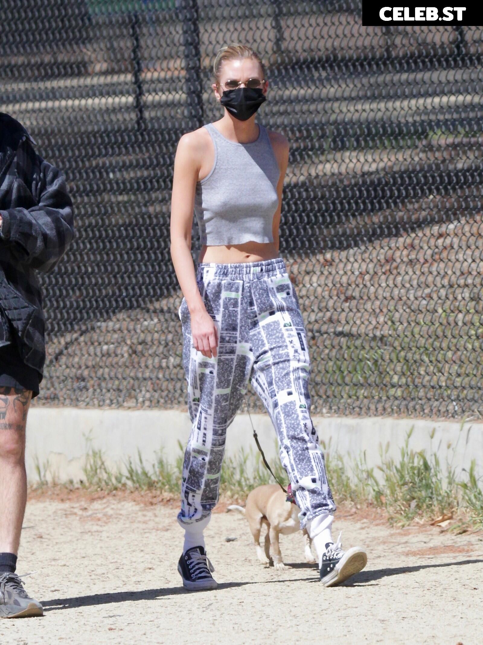 Stella Maxwell Image 2813829