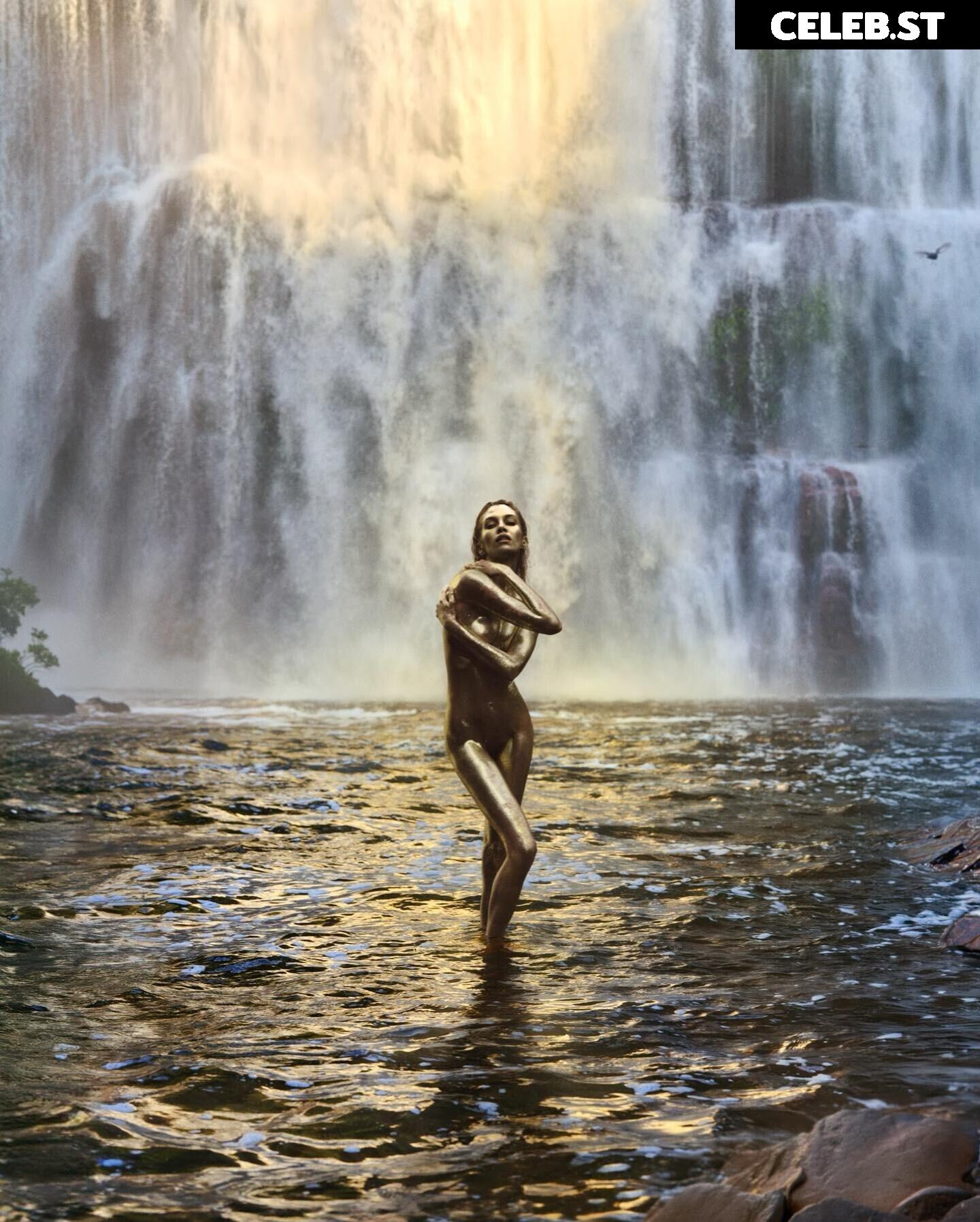 Stella Maxwell Image 2813401