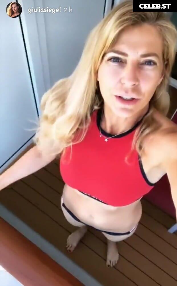 Giulia Siegel Image 2819838