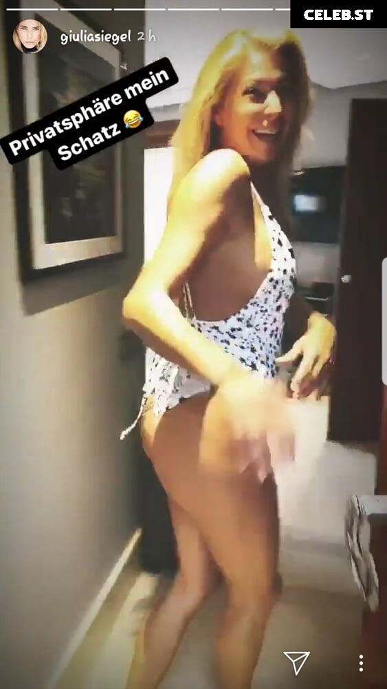 Giulia Siegel Image 2819615