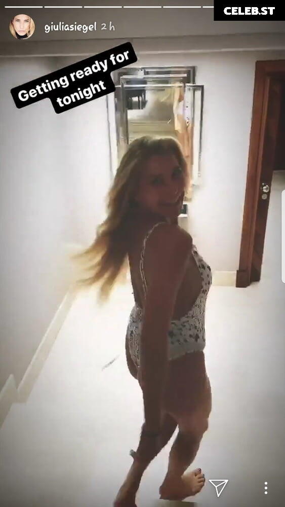 Giulia Siegel Image 2819627