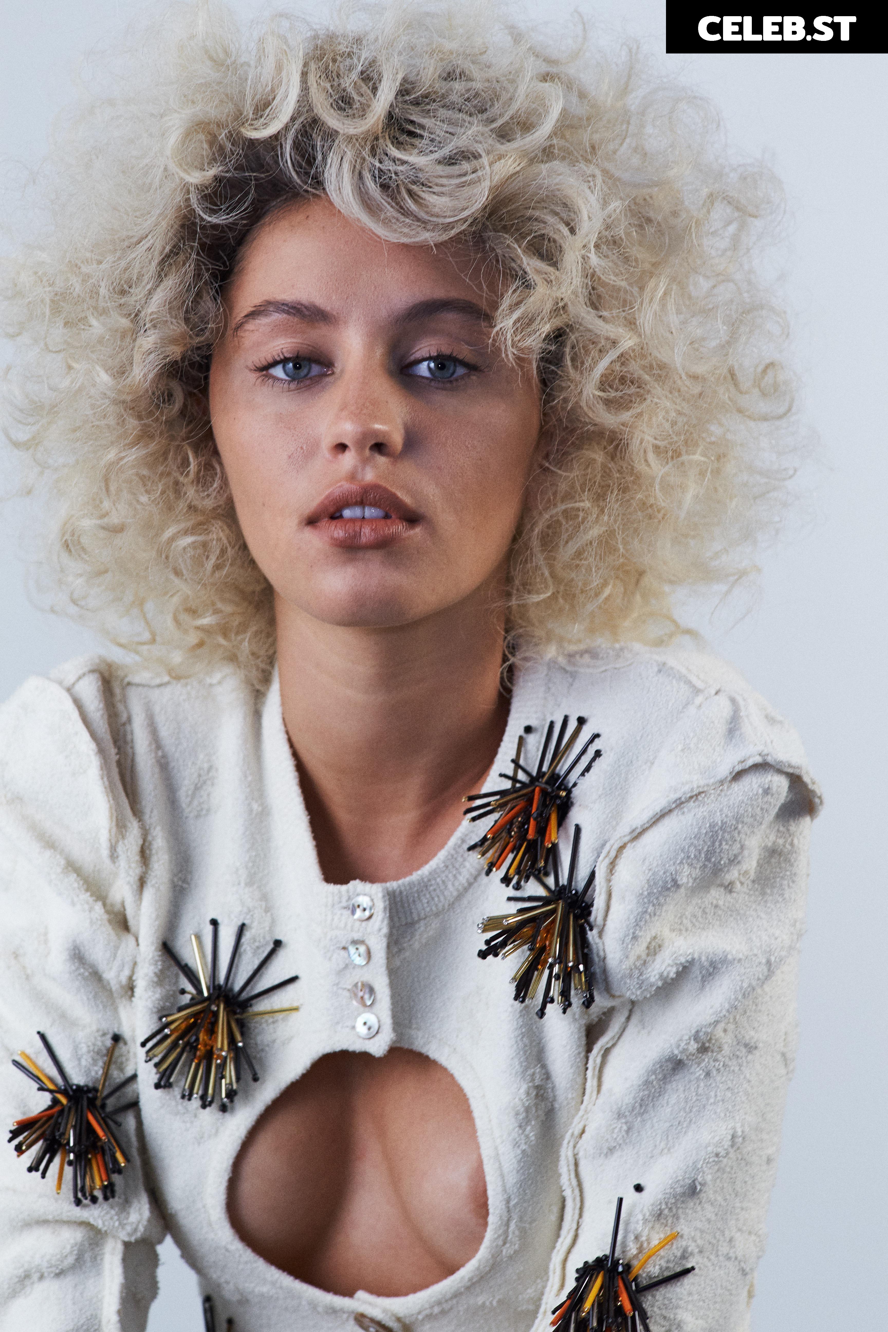 Iris Law Image 2819345