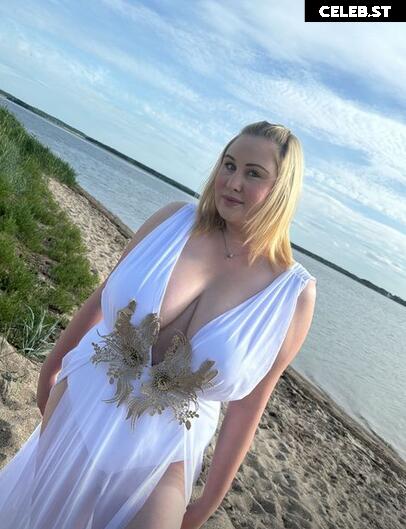 Celina Grimm Image 2803432