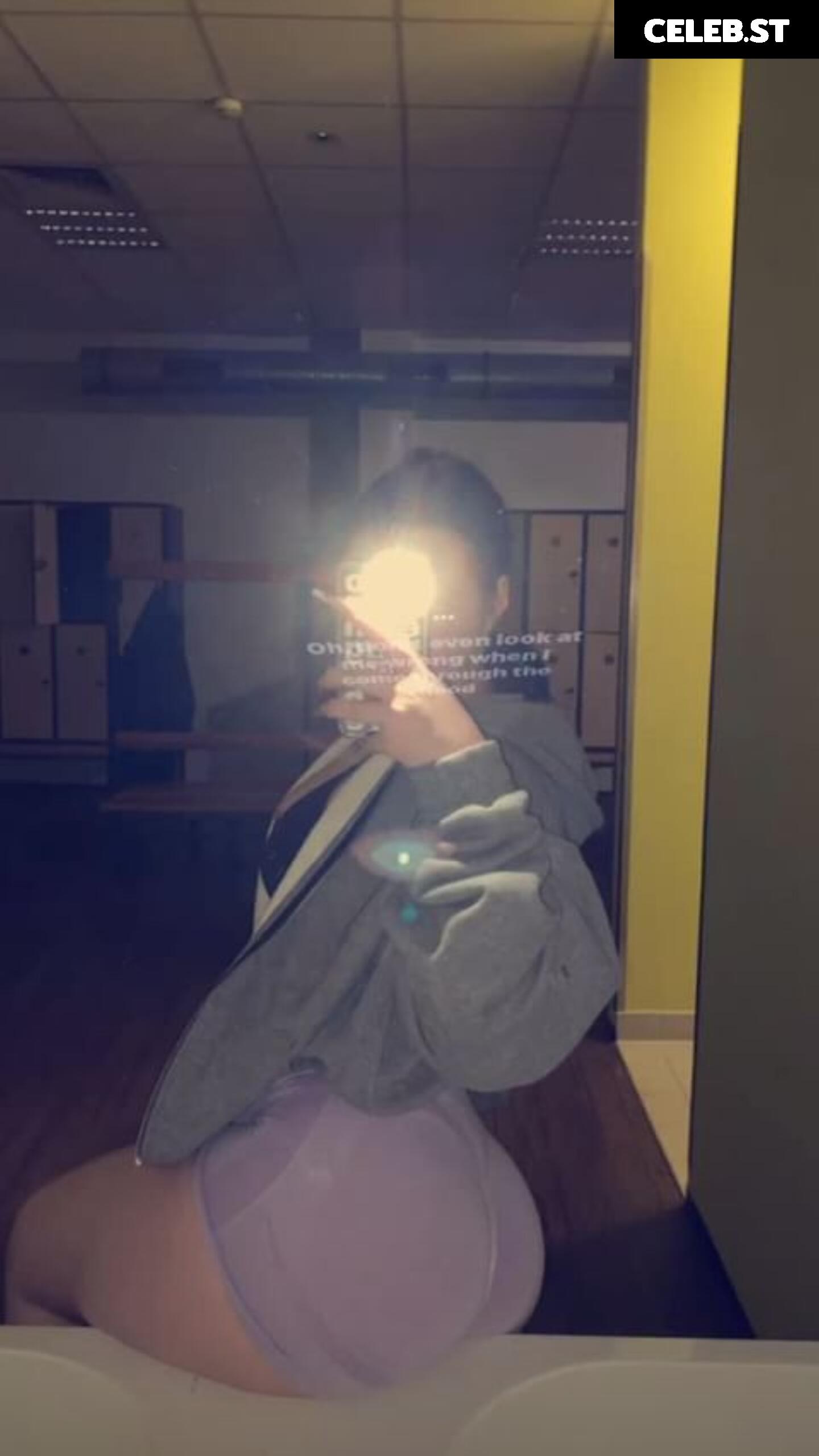 Alina awl Image 2800503
