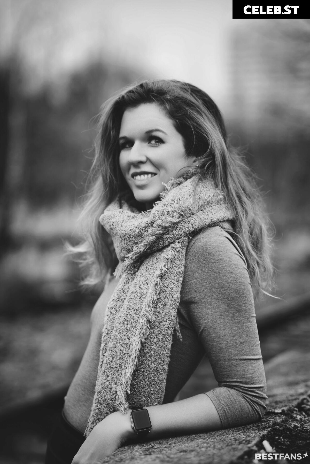 Marie_packt_aus Image 2800061