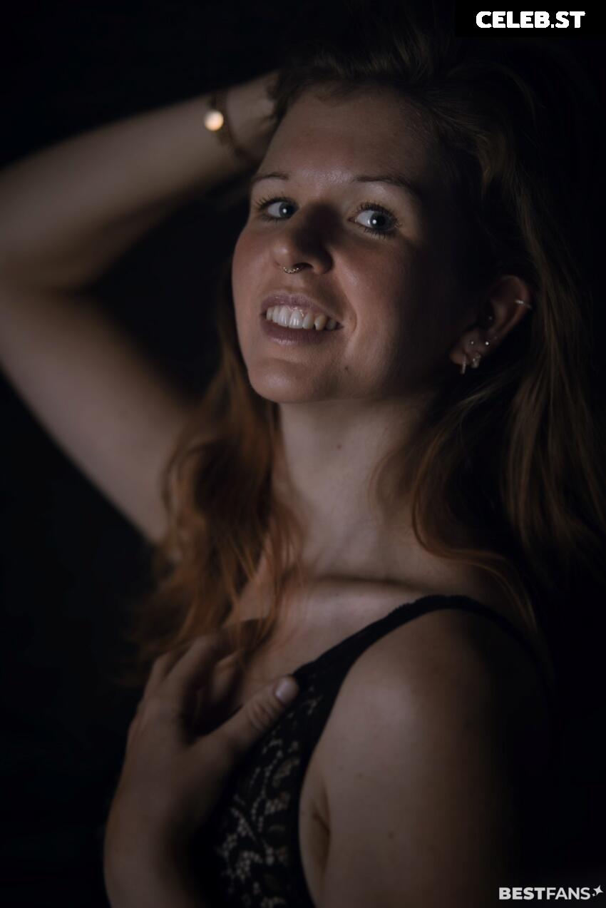 Marie_packt_aus Image 2800019