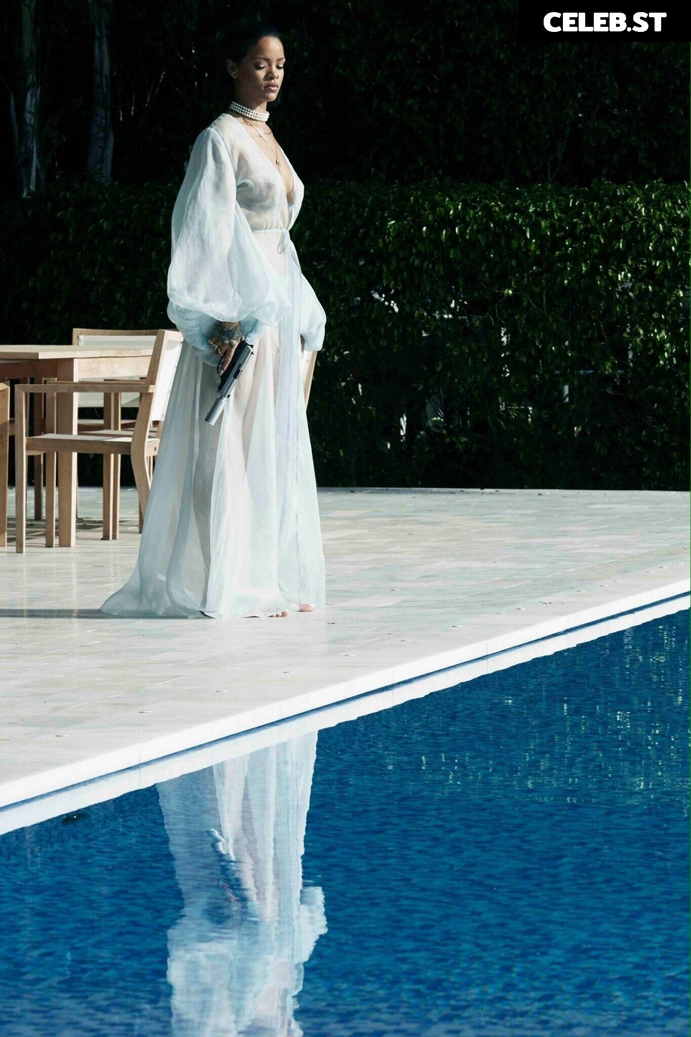 Rihanna Image 2999403