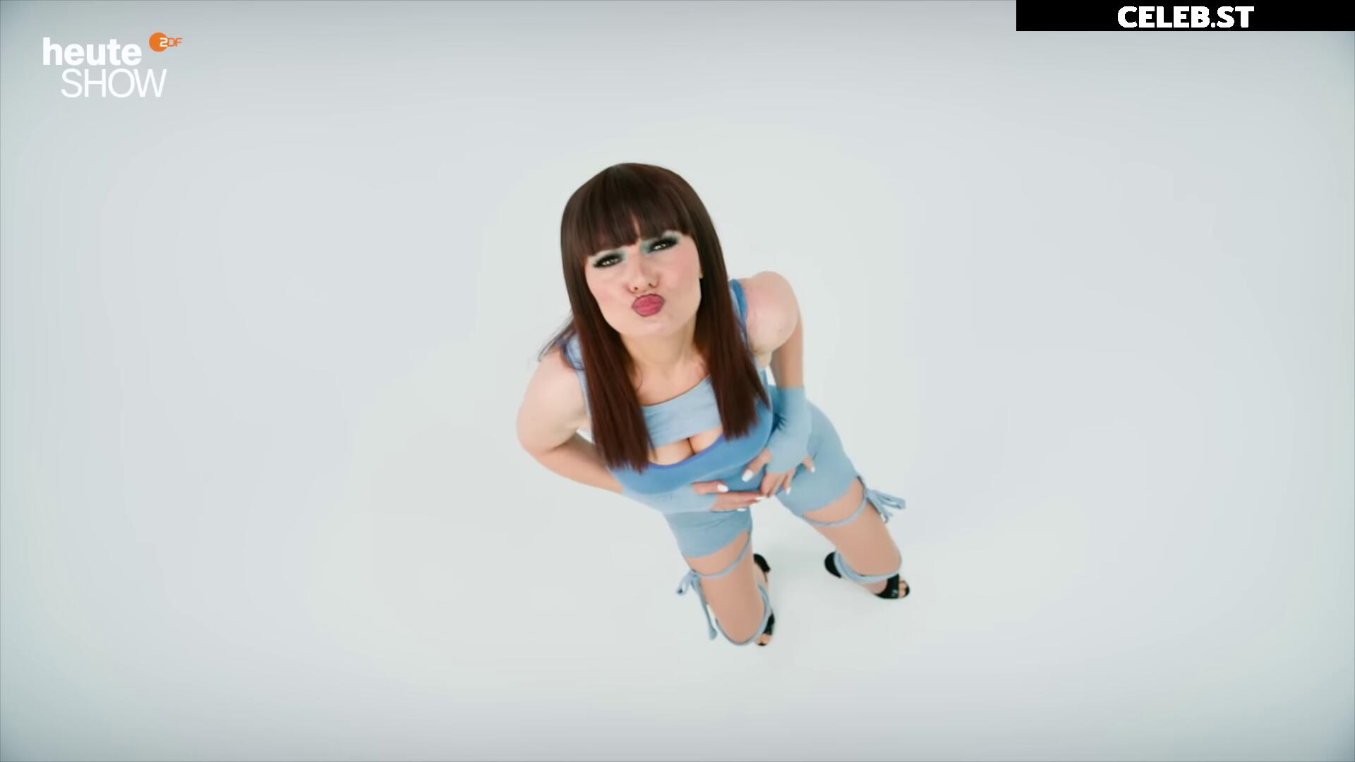 Martina Hill Image 2981695