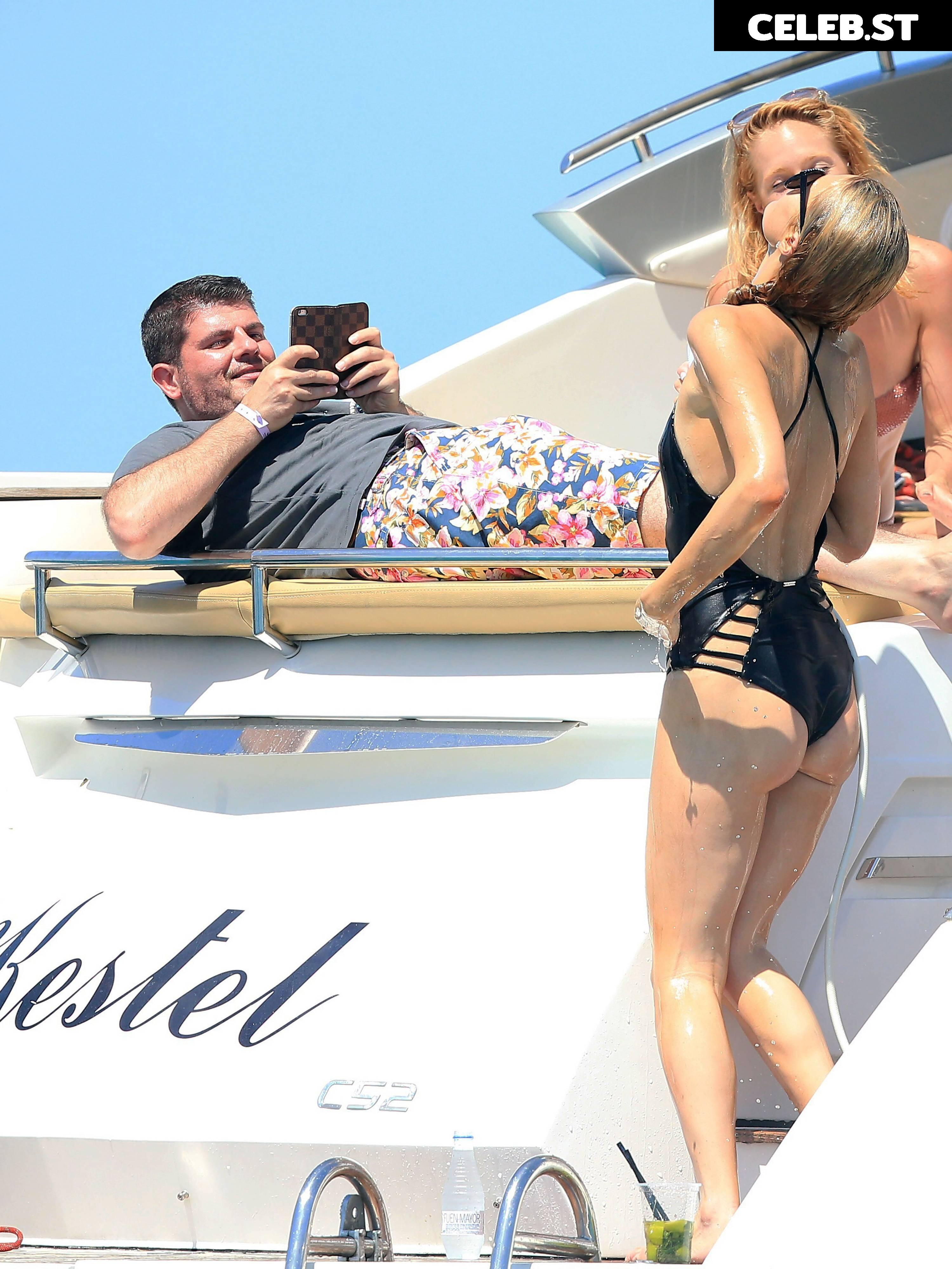 Paris Hilton Image 2931813