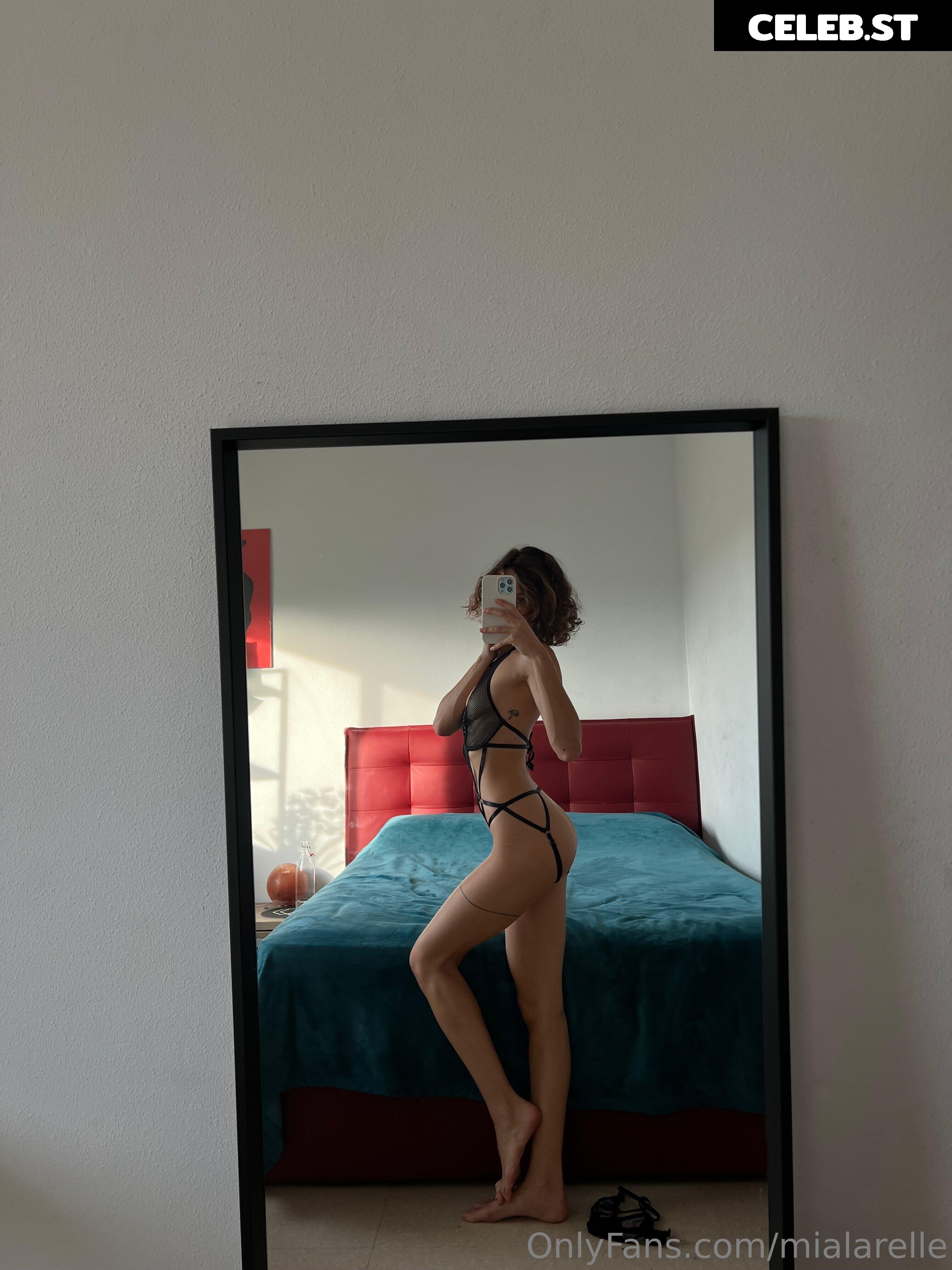 Mia C. Bell / Mia Larelle Image 2917520