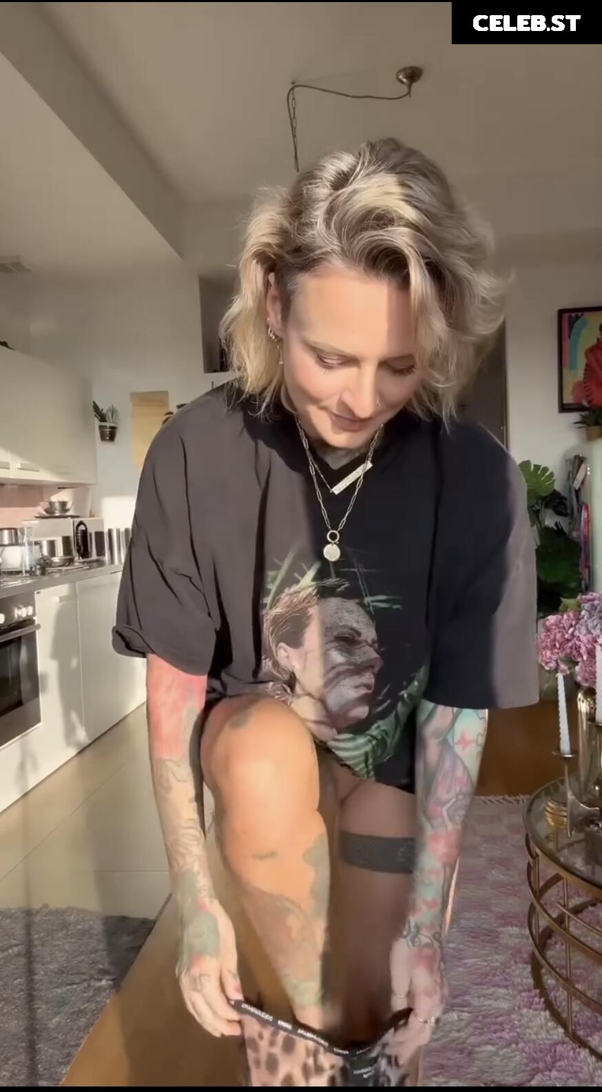 Jennifer Weist Image 2912442