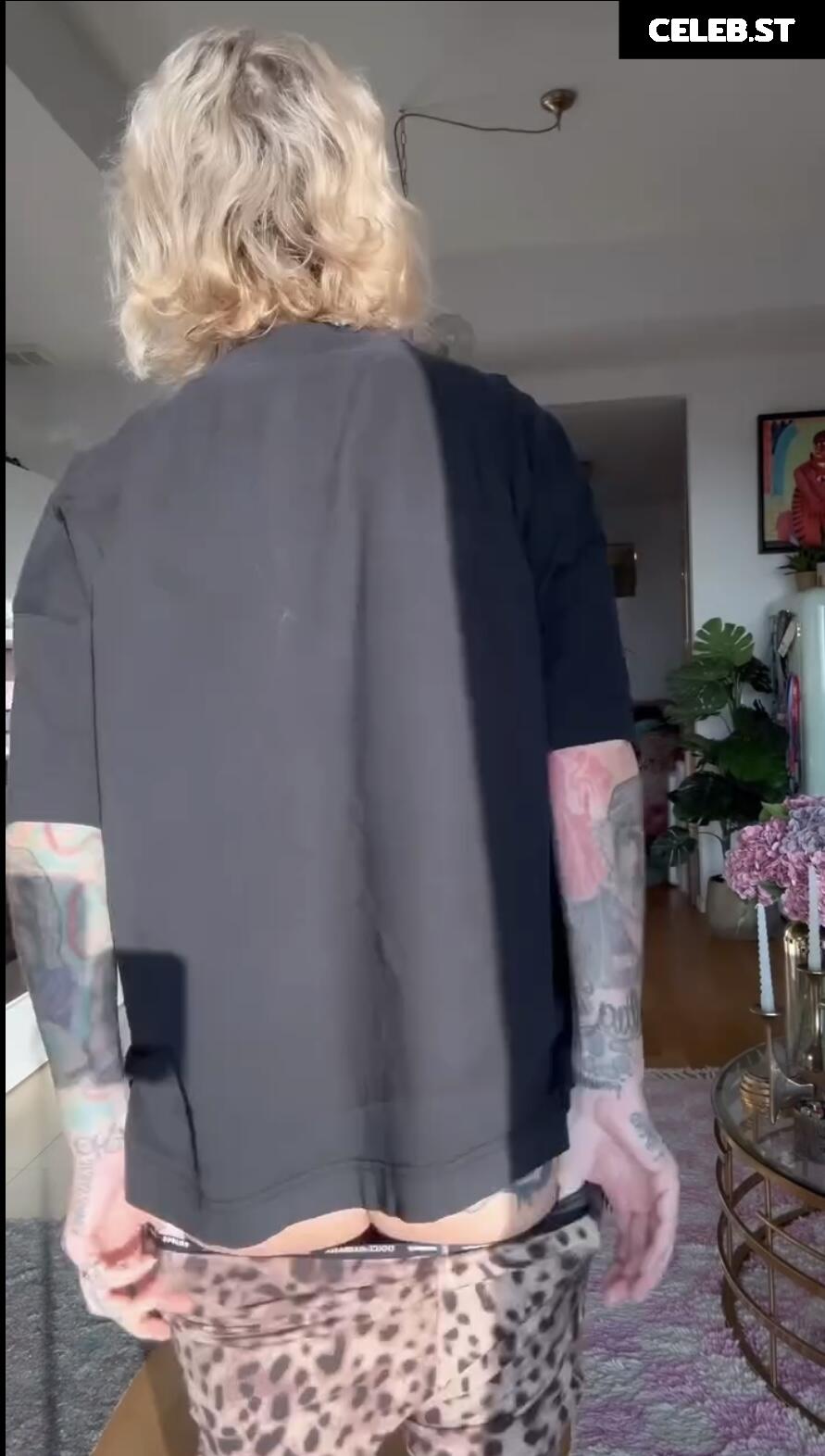 Jennifer Weist Image 2912436