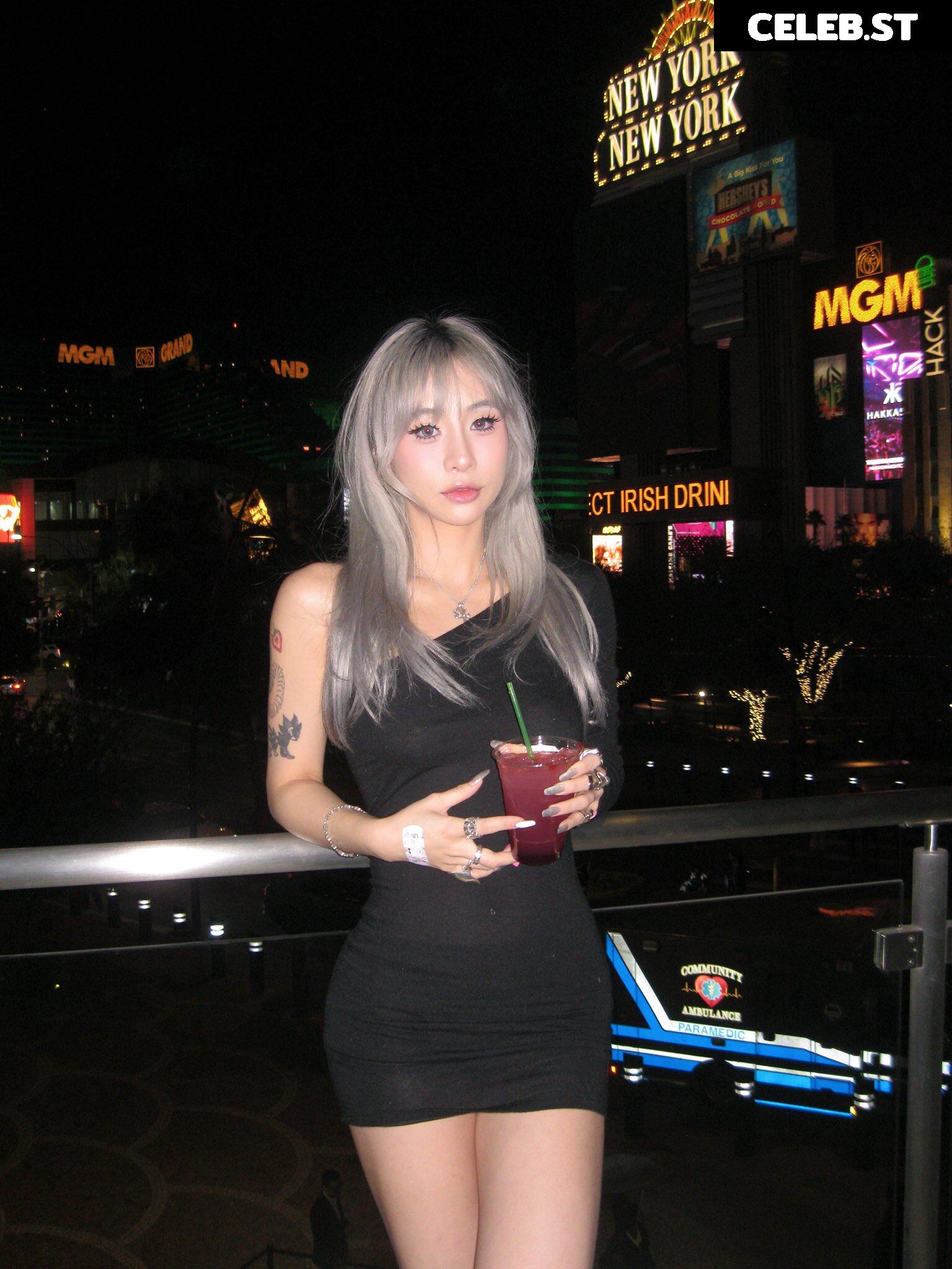 kittynobi/ tiffanobi Image 24940114
