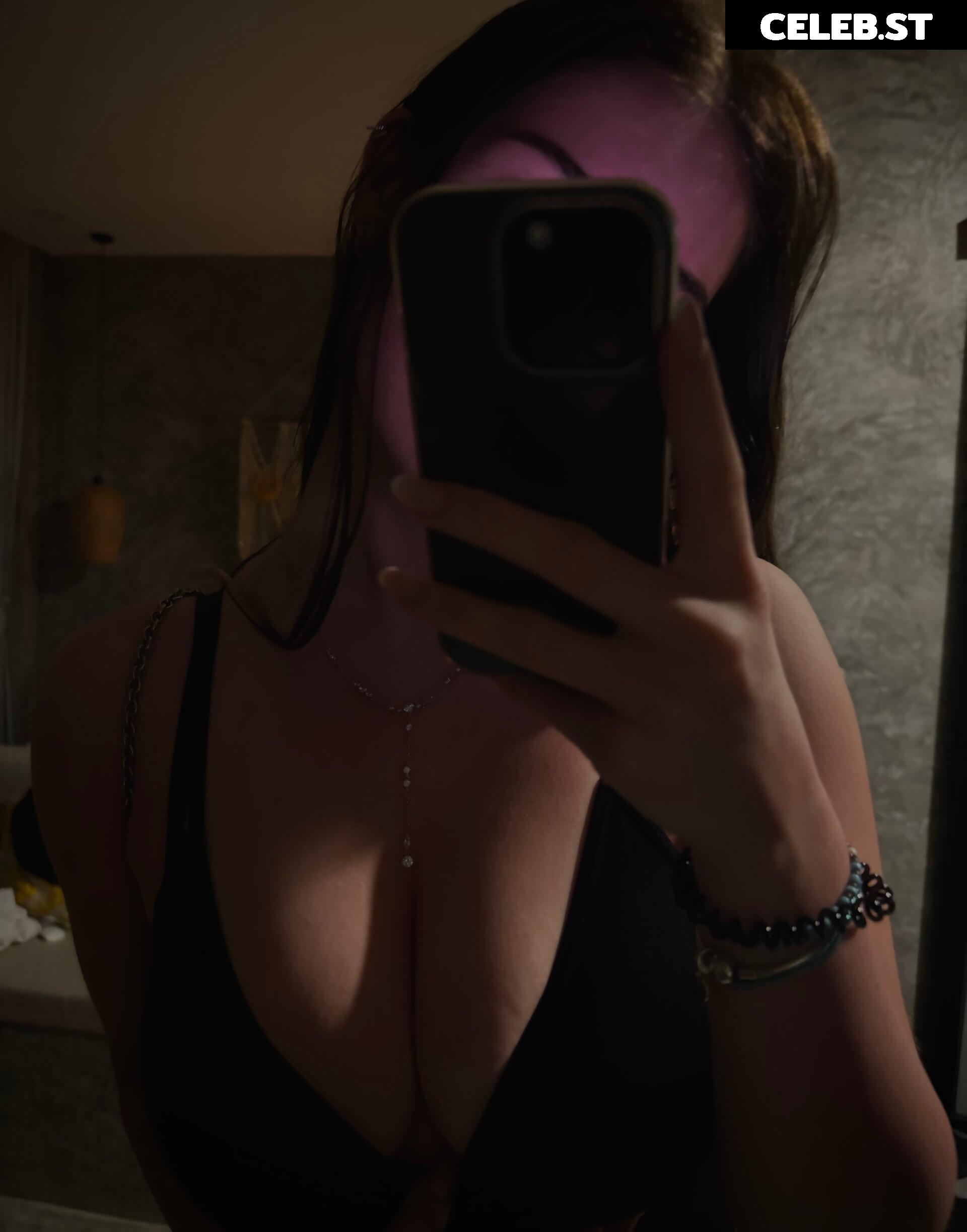 Fayesxh Image 24917652