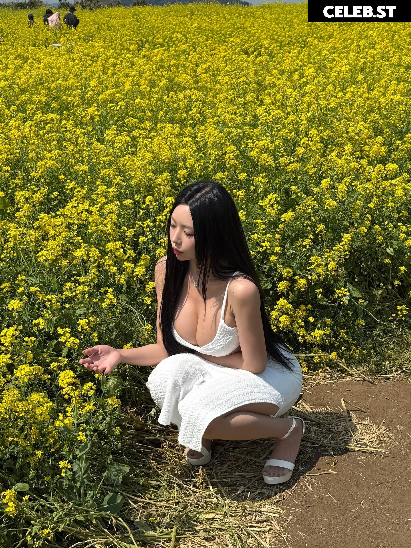 h___rvn | rvn1015 | 동그란 | Dongeuran Image 24925999