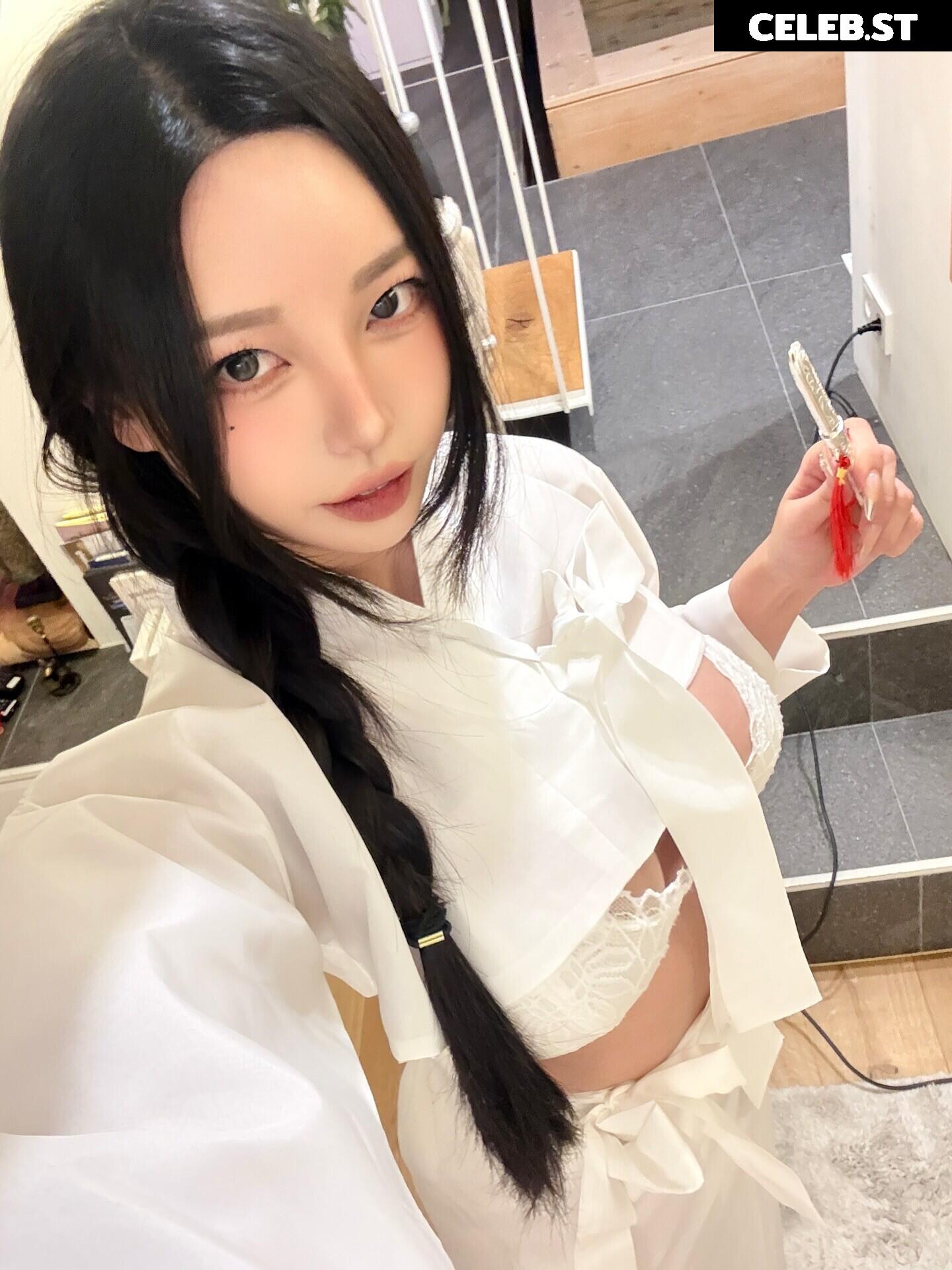 h___rvn | rvn1015 | 동그란 | Dongeuran Image 24925883