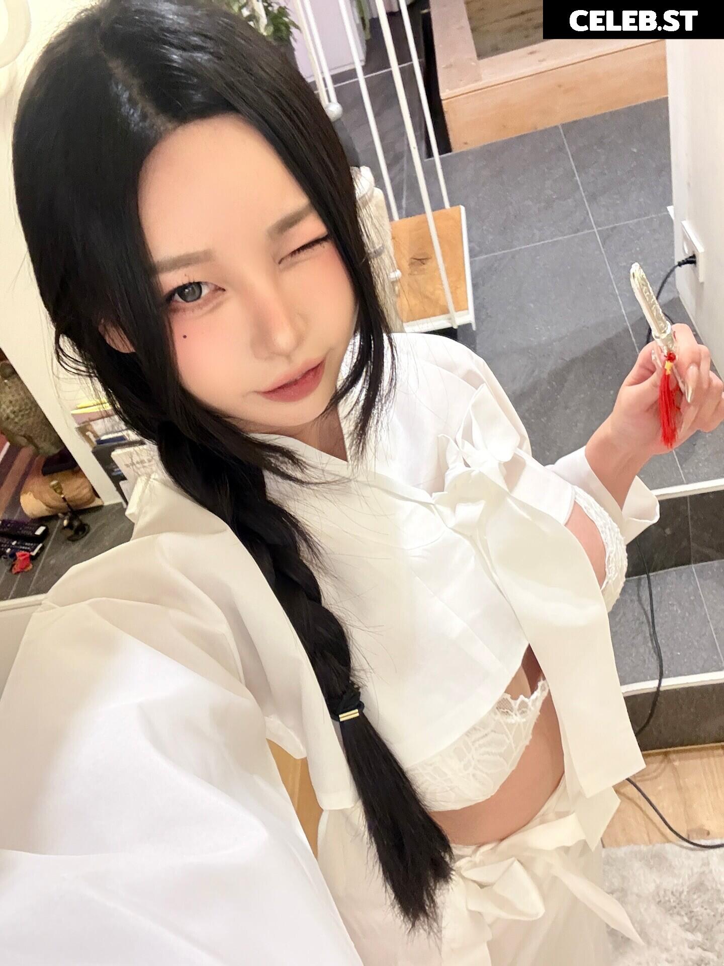 h___rvn | rvn1015 | 동그란 | Dongeuran Image 24925885