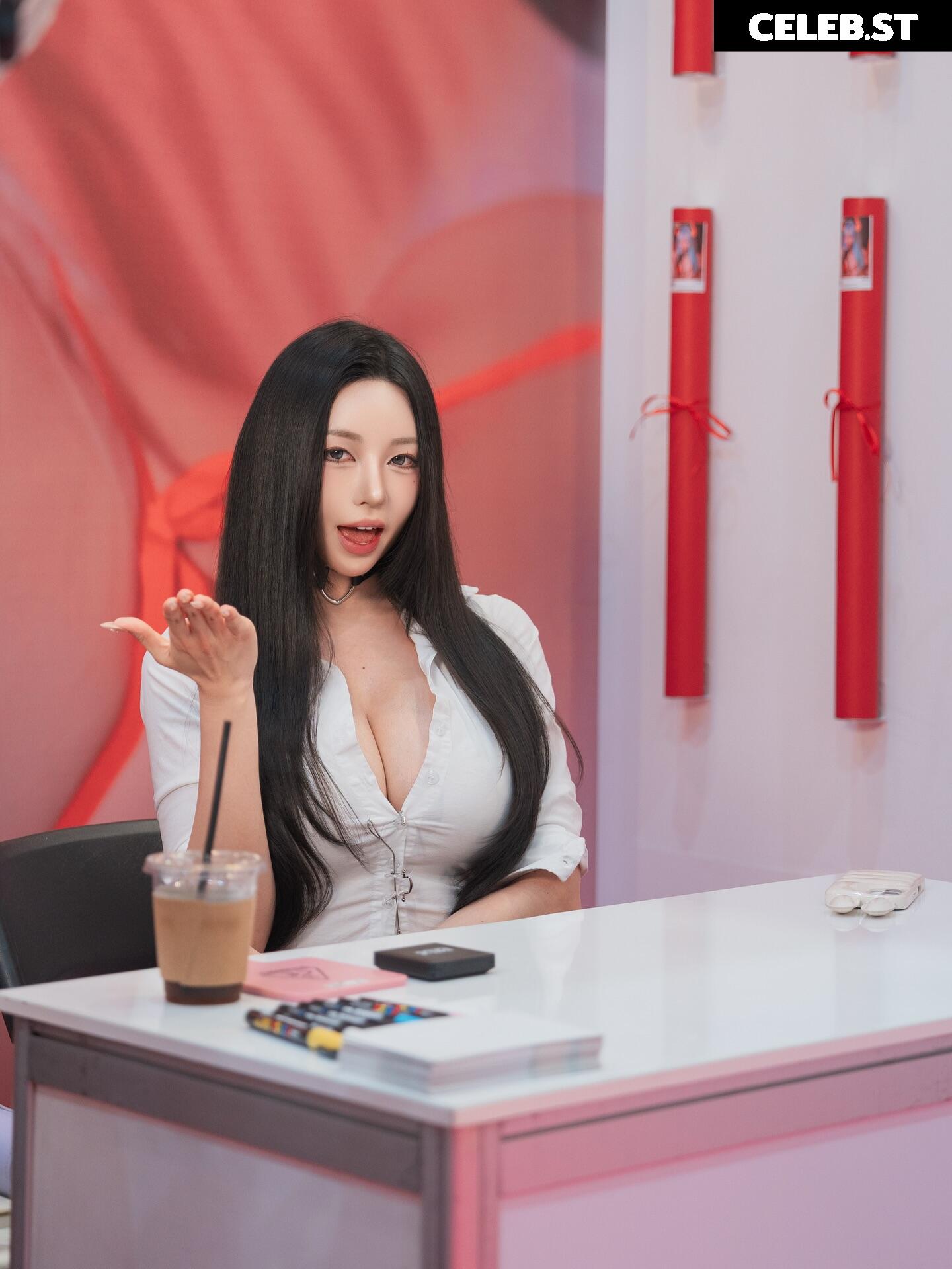 h___rvn | rvn1015 | 동그란 | Dongeuran Image 24925821