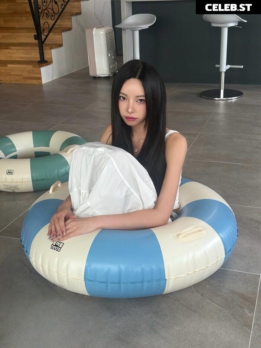 h___rvn | rvn1015 | 동그란 | Dongeuran Image 24925783