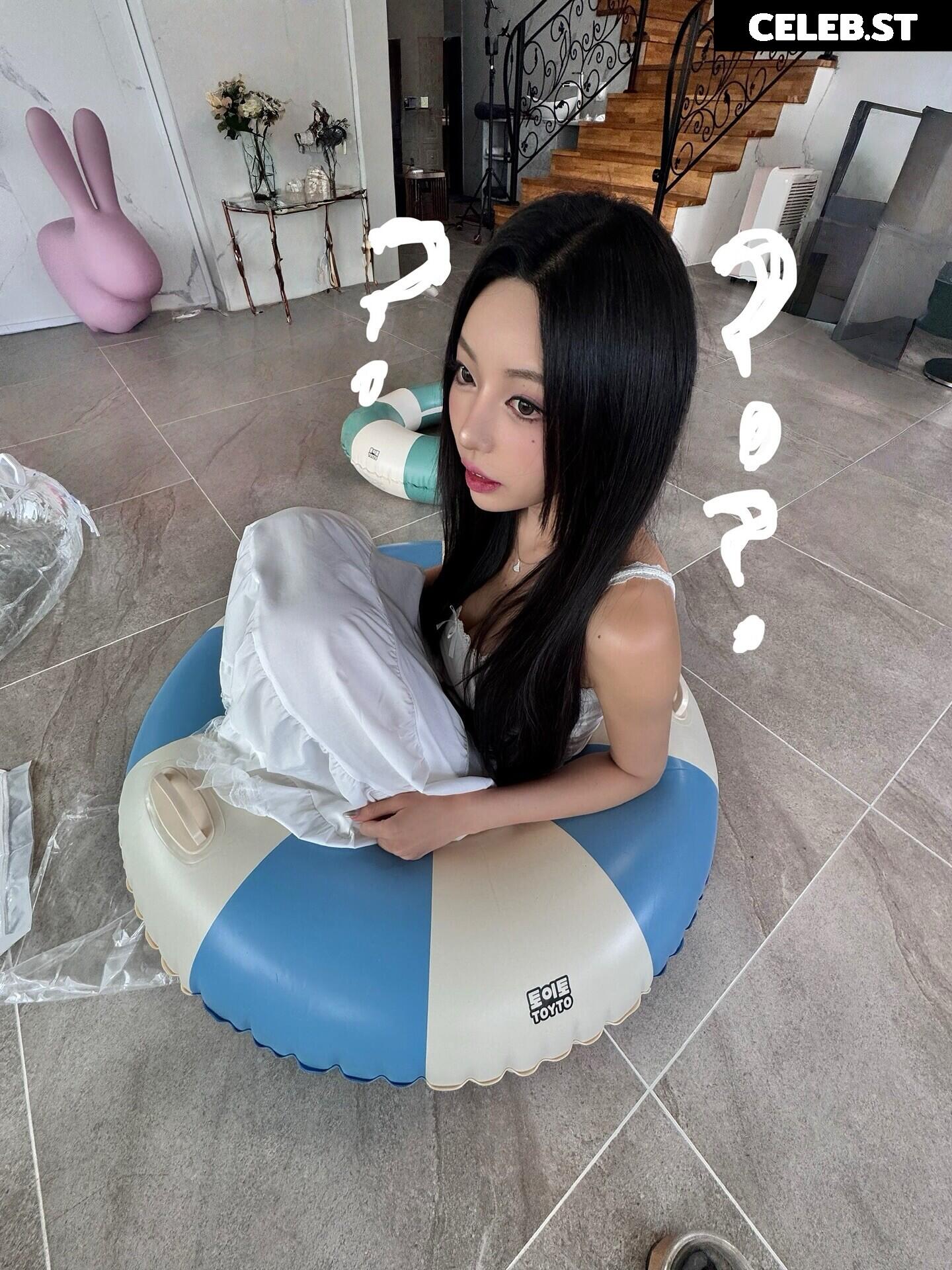 h___rvn | rvn1015 | 동그란 | Dongeuran Image 24925781