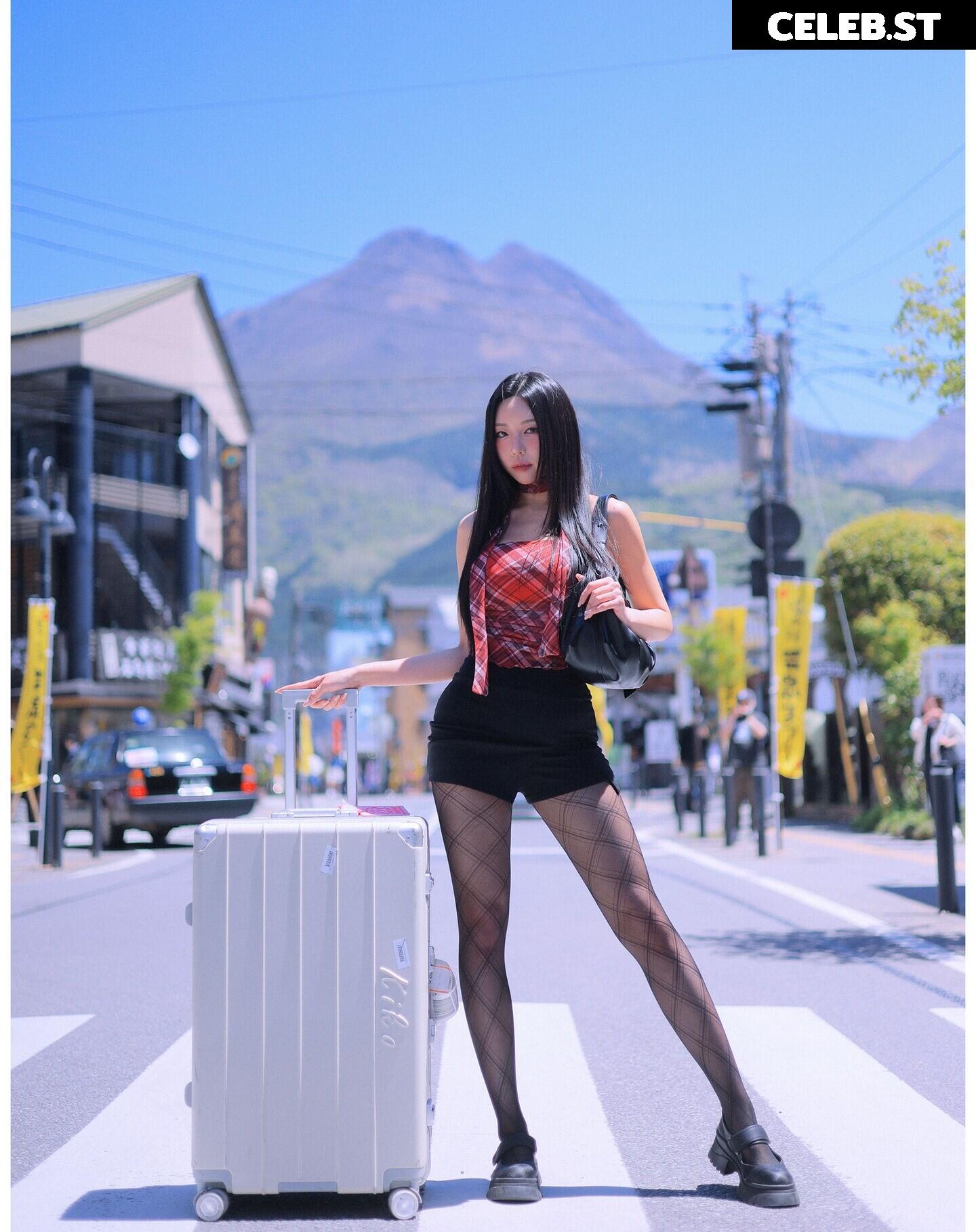 h___rvn | rvn1015 | 동그란 | Dongeuran Image 24925771