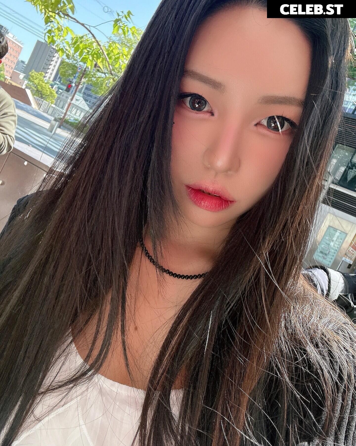 h___rvn | rvn1015 | 동그란 | Dongeuran Image 24927478