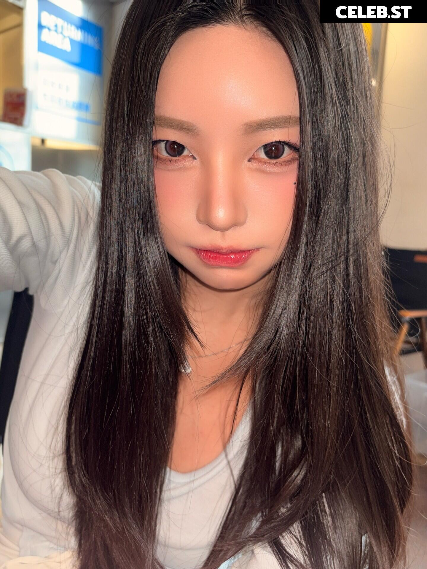 h___rvn | rvn1015 | 동그란 | Dongeuran Image 24926416