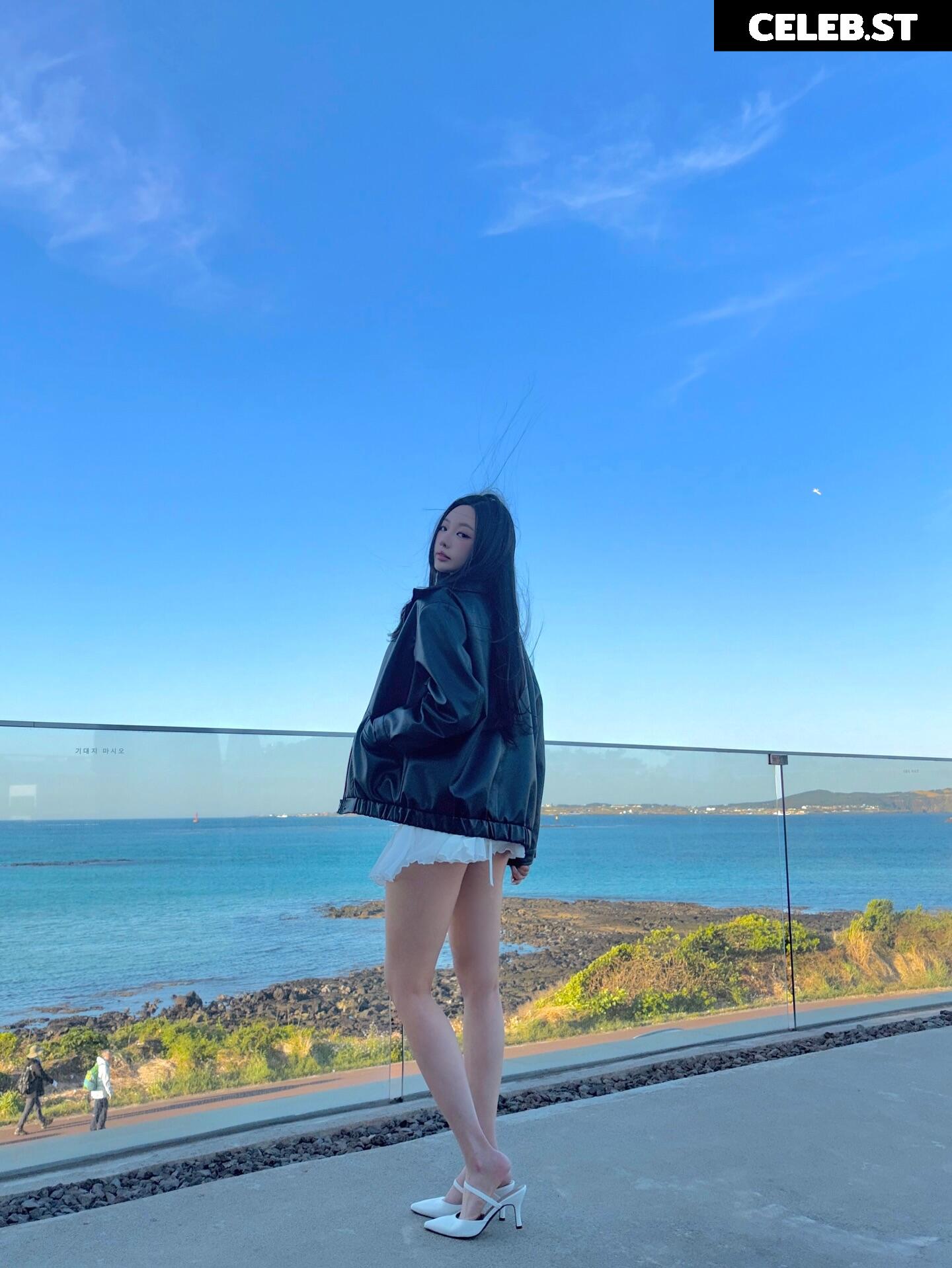 h___rvn | rvn1015 | 동그란 | Dongeuran Image 24926737
