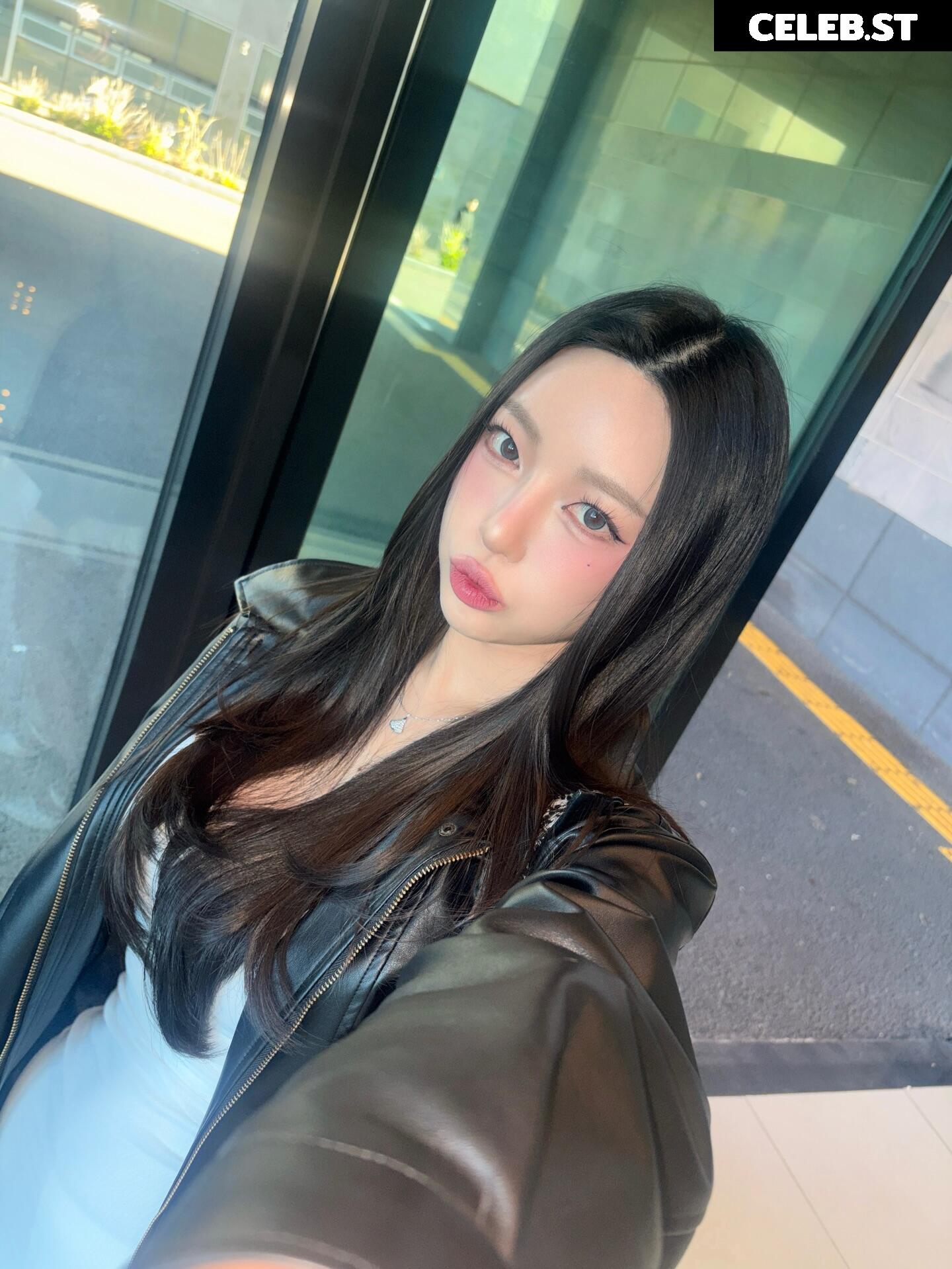 h___rvn | rvn1015 | 동그란 | Dongeuran Image 24926738