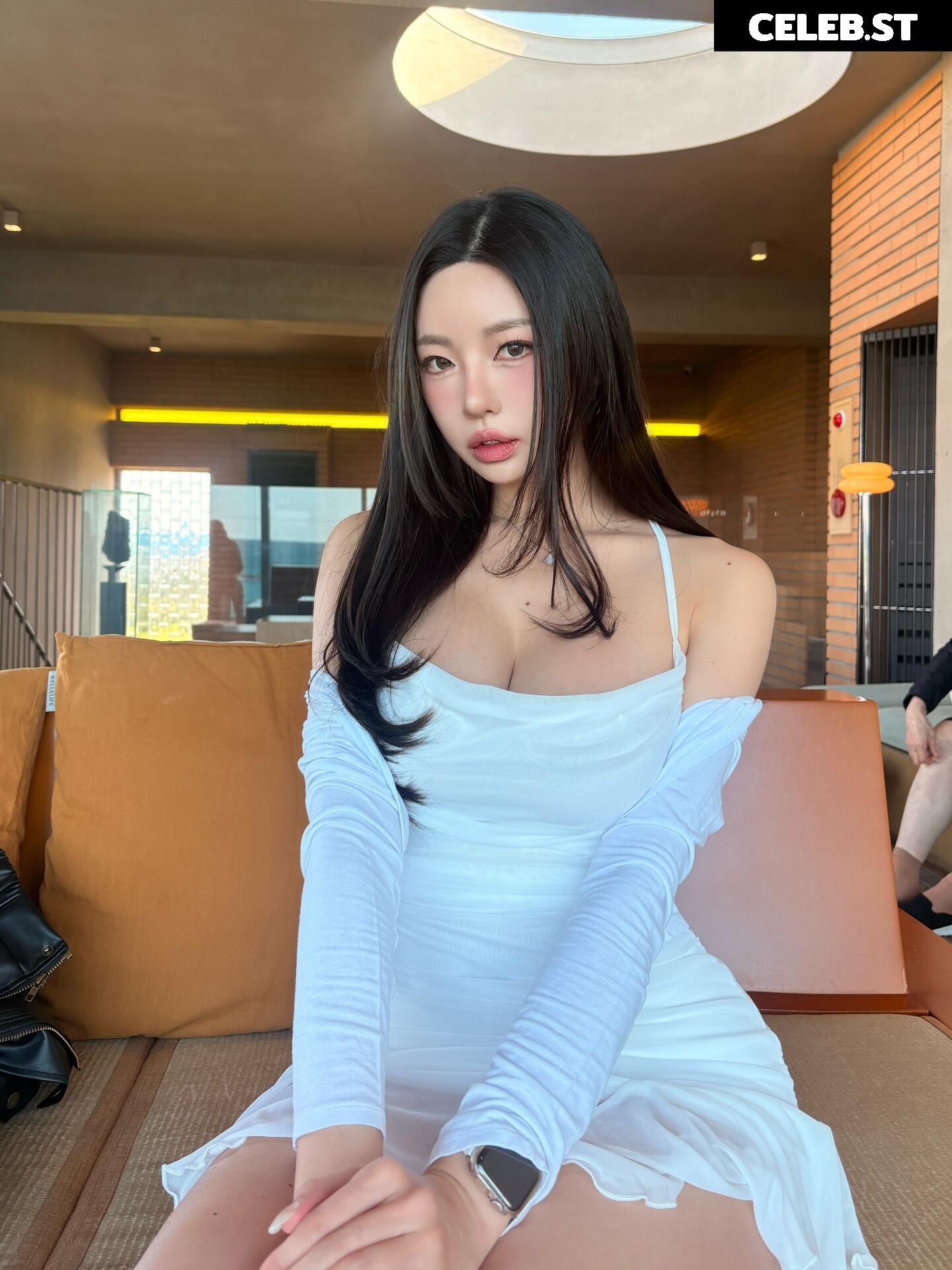 h___rvn | rvn1015 | 동그란 | Dongeuran Image 24926741