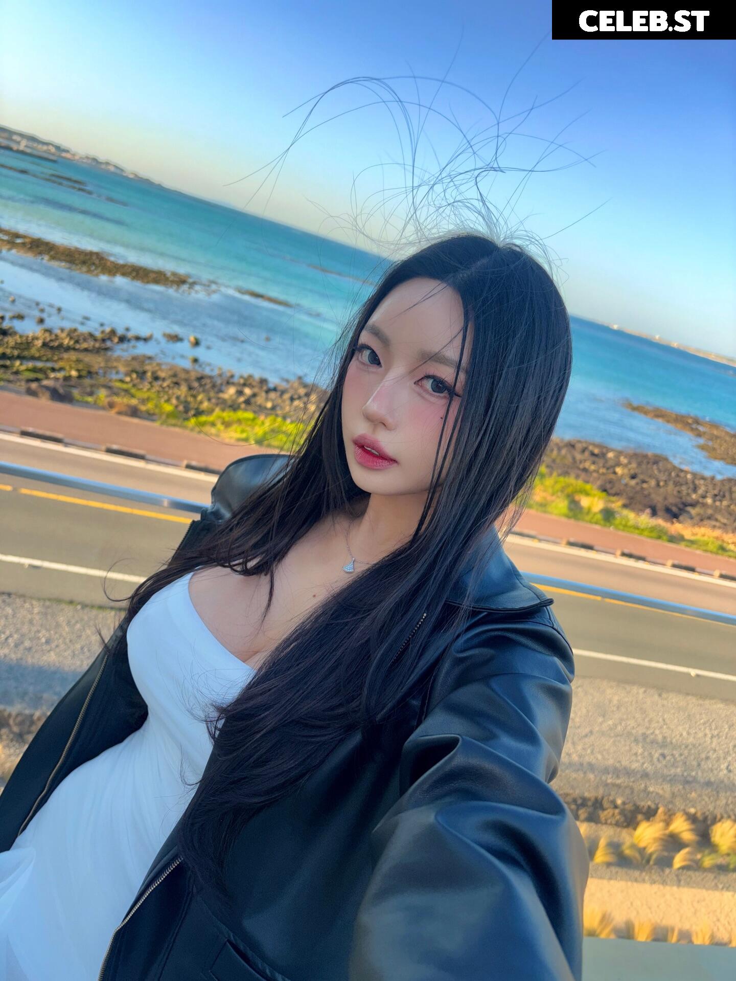 h___rvn | rvn1015 | 동그란 | Dongeuran Image 24926740
